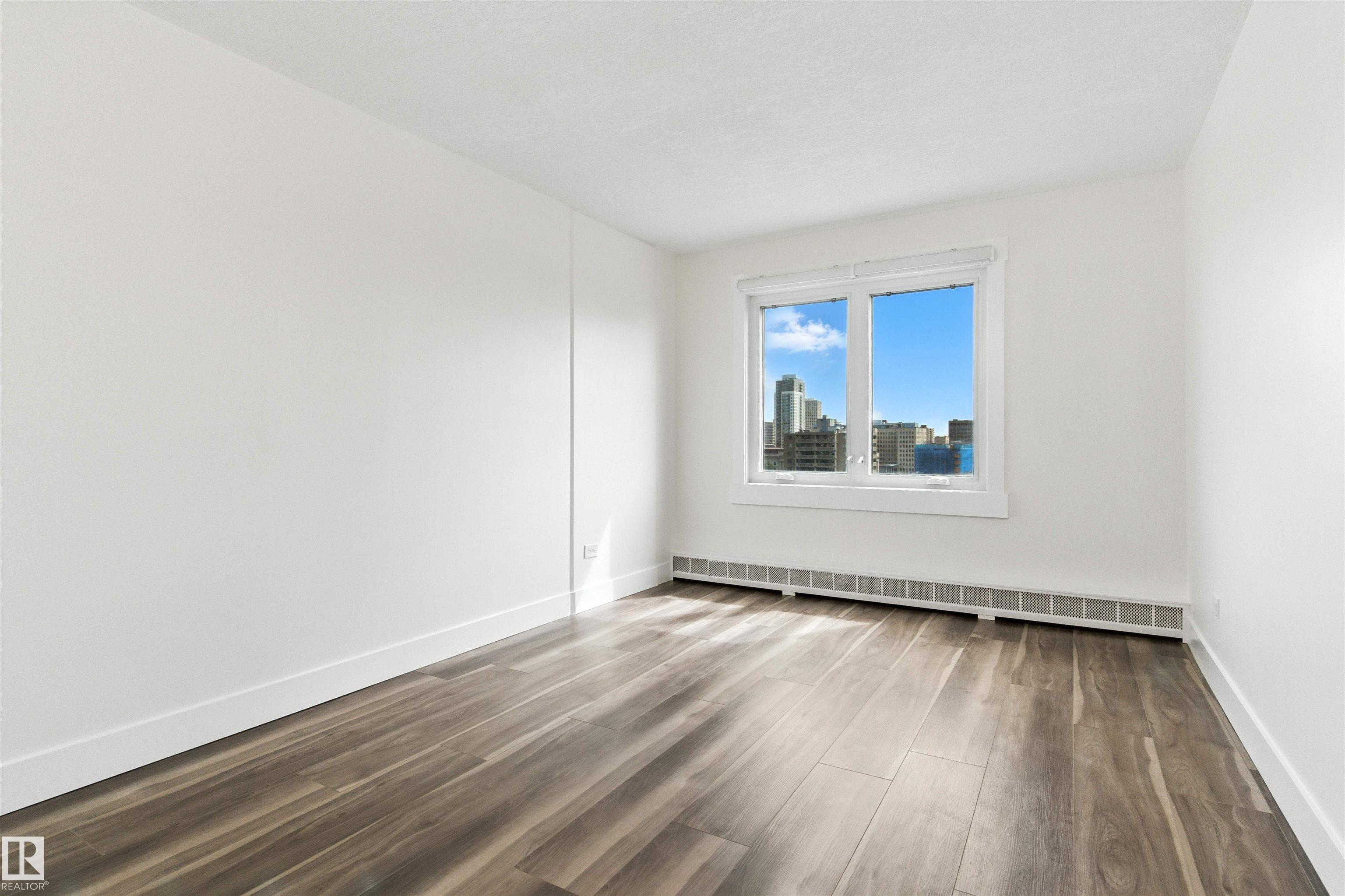https://zimg.paragon.ice.com/ParagonImages/Property/PM/RAE/225399079/16/0/0/2dd37a67cb28de3e012569e4e579e5cb/1/7661bb6e5a5fdb380aaa67bc846f9b02/225399079-F3388F1D-6FCC-4AC1-8324-1BE2A3B633BF.JPG