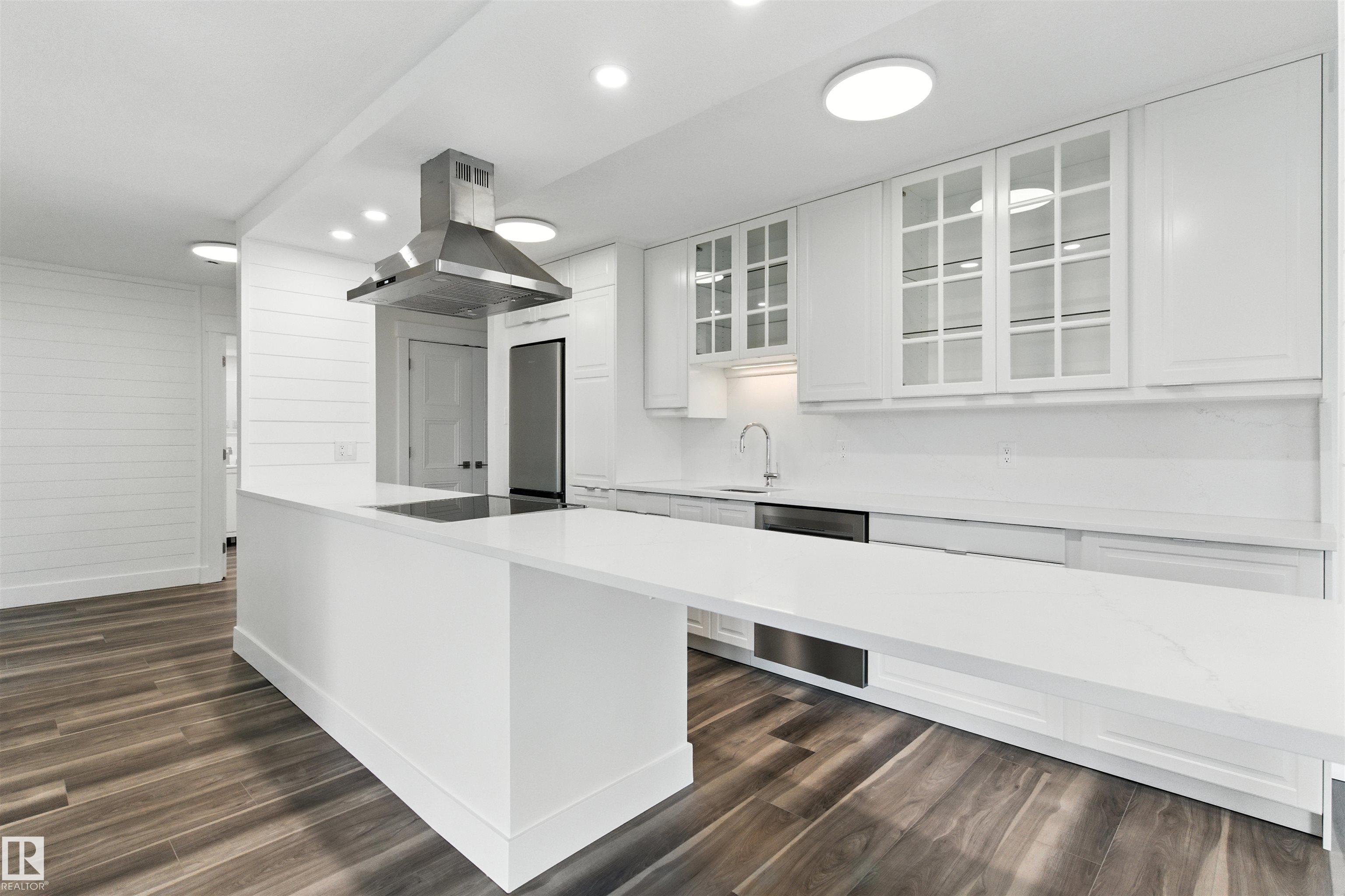https://zimg.paragon.ice.com/ParagonImages/Property/PM/RAE/225399079/6/0/0/44d70dc037f3cba725ef4a003380565a/1/7661bb6e5a5fdb380aaa67bc846f9b02/225399079-A1ADE7E4-C6F1-43E5-9494-50496EBA4F28.JPG