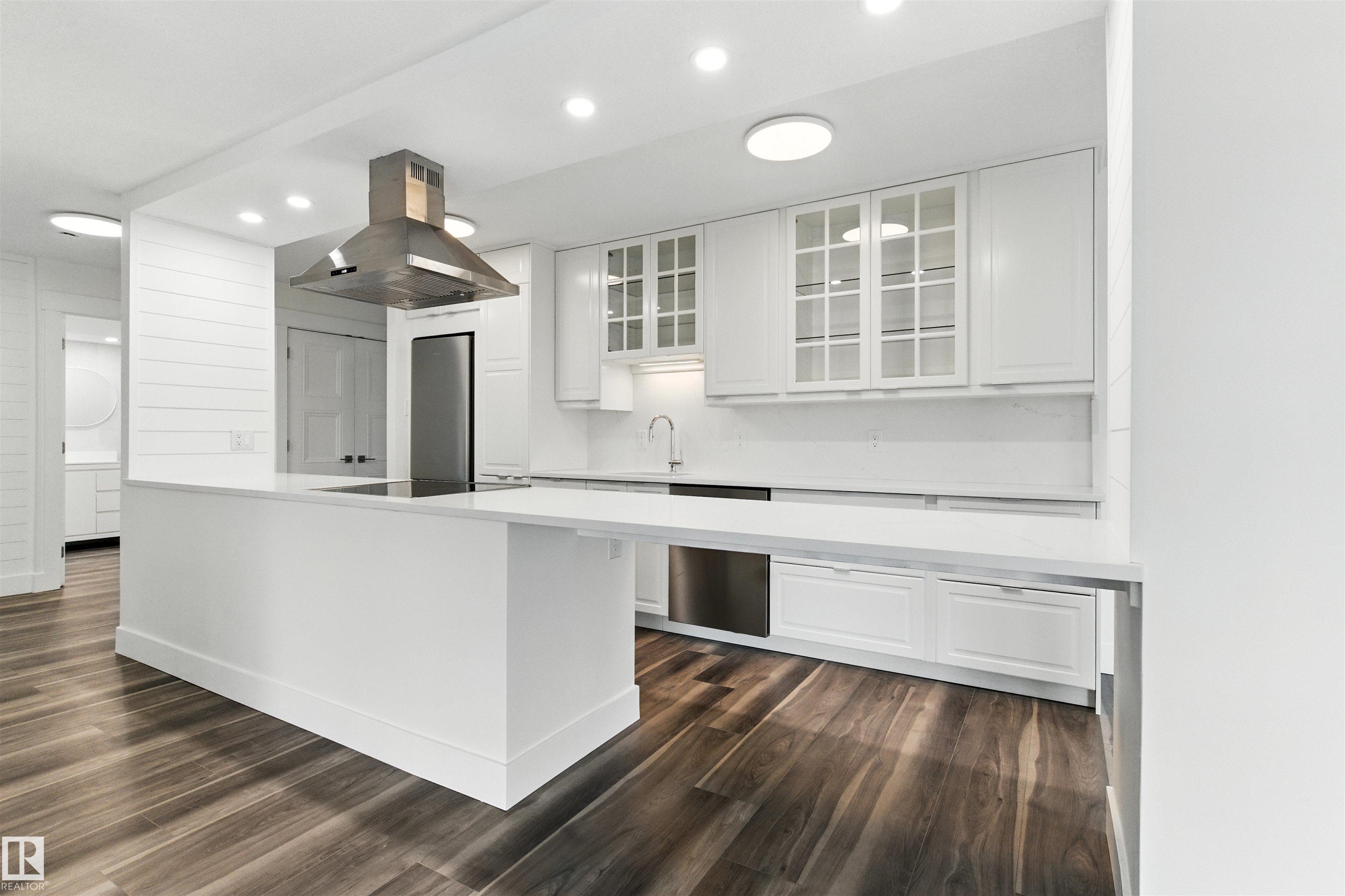 https://zimg.paragon.ice.com/ParagonImages/Property/PM/RAE/225399079/8/0/0/eed26d2714c63bb3d3aeeddb79f27935/1/7661bb6e5a5fdb380aaa67bc846f9b02/225399079-B665ED1A-2BDF-4E92-B327-EF5925B9AD9B.JPG