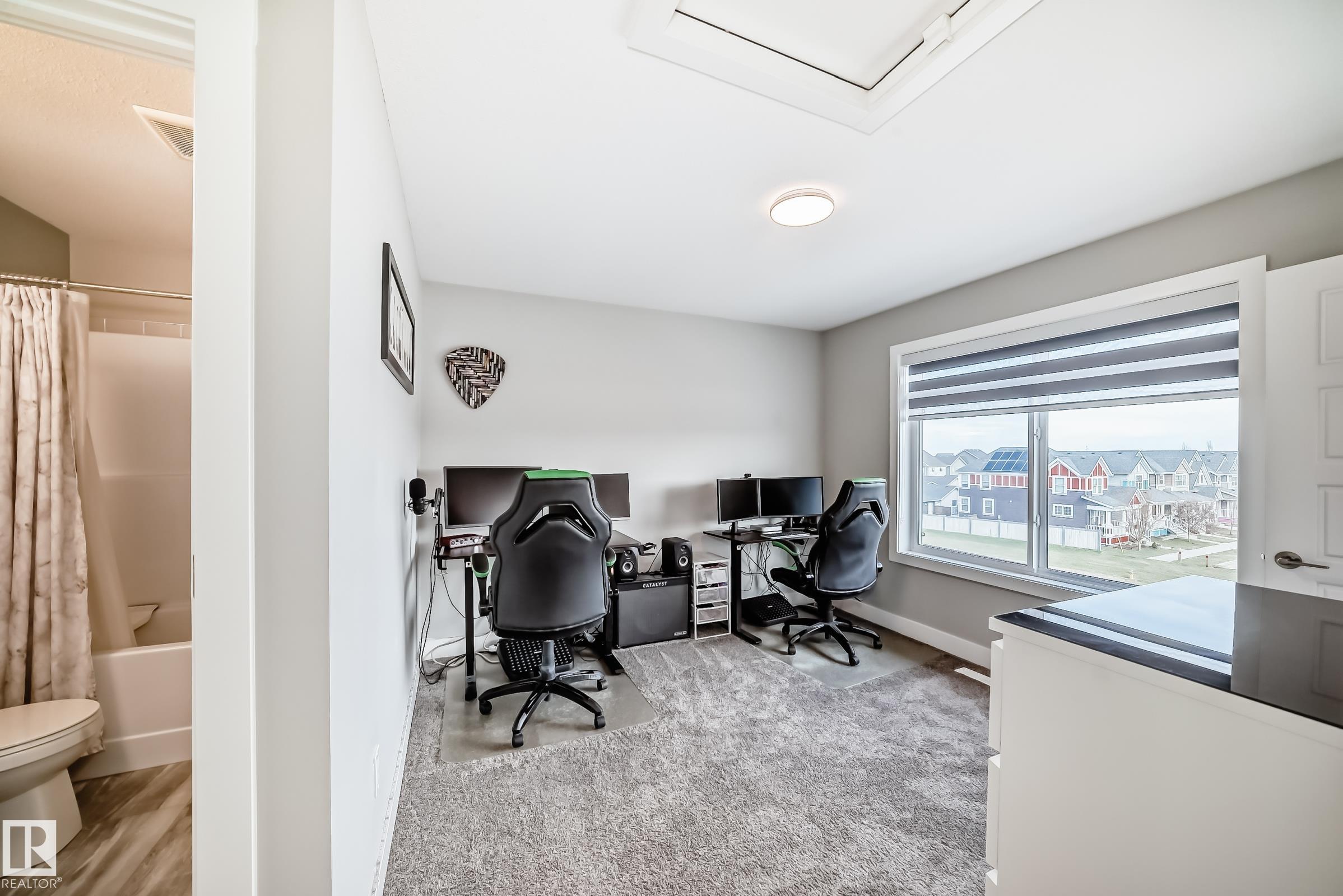 https://zimg.paragon.ice.com/ParagonImages/Property/PM/RAE/225399081/19/0/0/11635ab327ff273f9c4bfed8d42757ef/1/1c56fffe4e6fc340a44fceac3a474b4d/225399081-127f0744-e290-4d04-a641-ff9ad0d27f2e.JPG