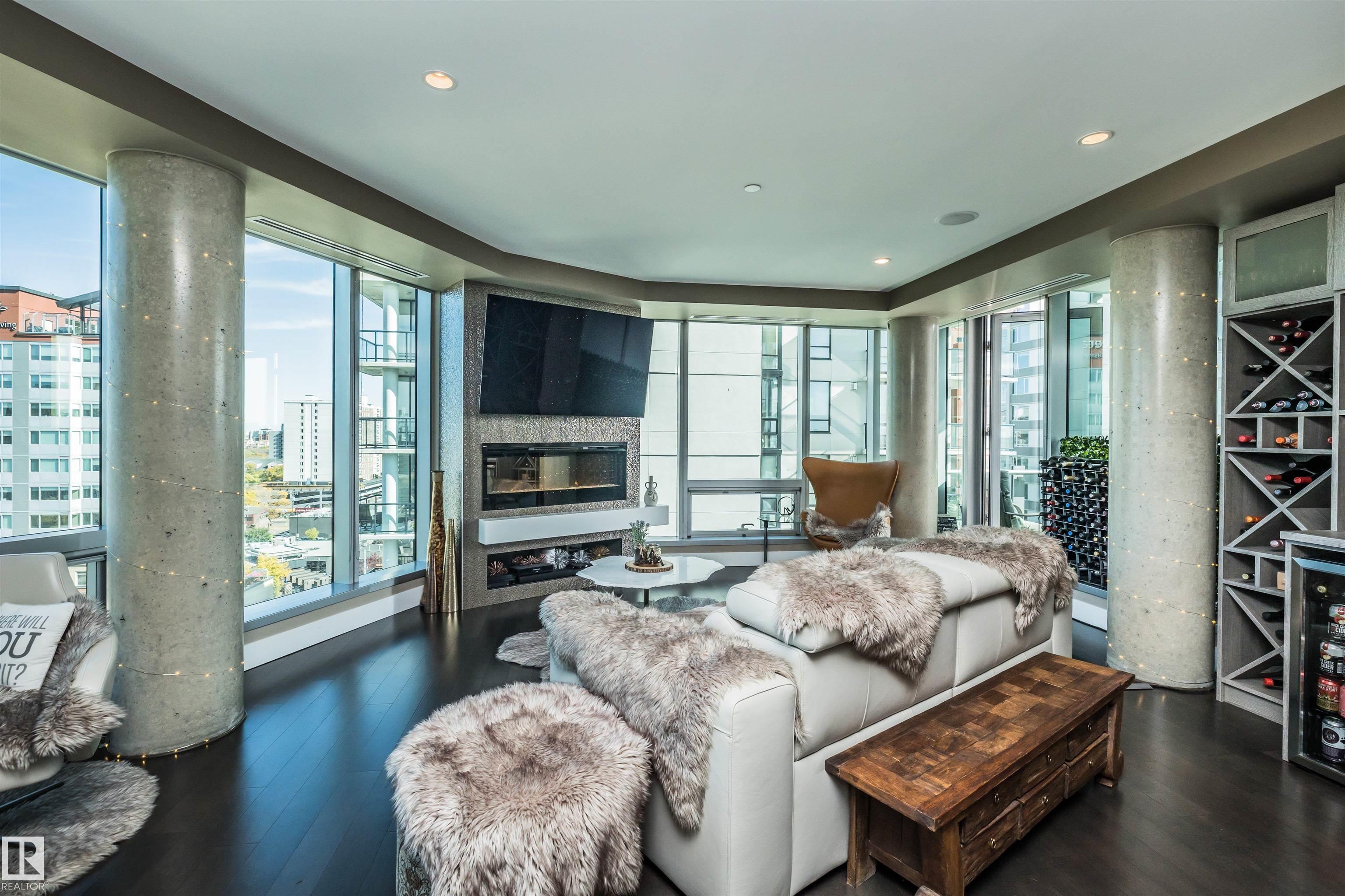 https://zimg.paragon.ice.com/ParagonImages/Property/PM/RAE/225399087/14/0/0/bb57aa42618250c452c77a8646a396f1/1/1108f73a1c519d3d74d8b52c2712f645/225399087-67769250-5721-4F1C-AFC9-A553C2F5D862.JPG