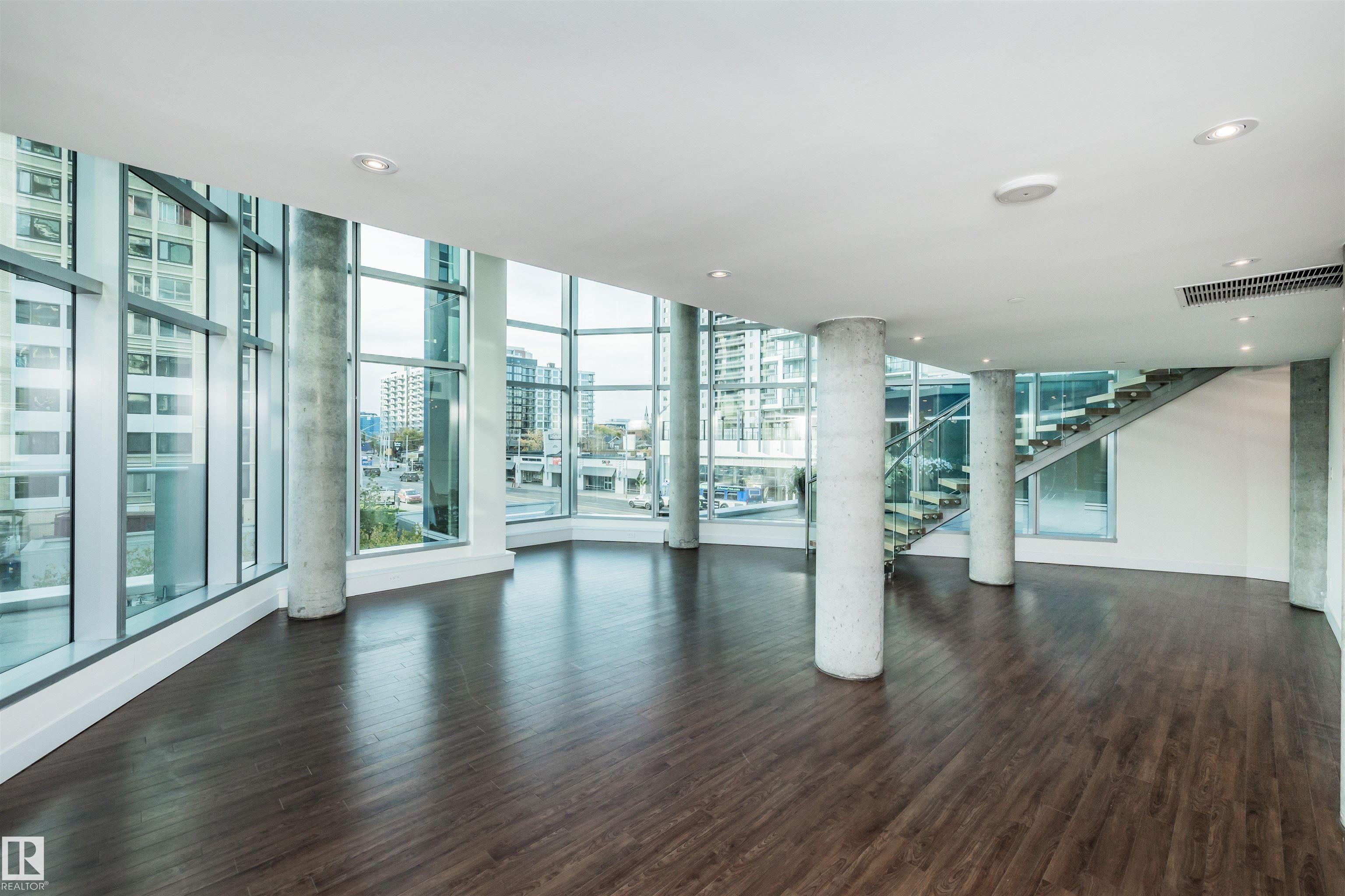 https://zimg.paragon.ice.com/ParagonImages/Property/PM/RAE/225399087/39/0/0/c02753887942916abcd487f1757f71c9/1/1108f73a1c519d3d74d8b52c2712f645/225399087-7B5451F2-A0D5-42FB-BF45-ECFDD20AB36D.JPG