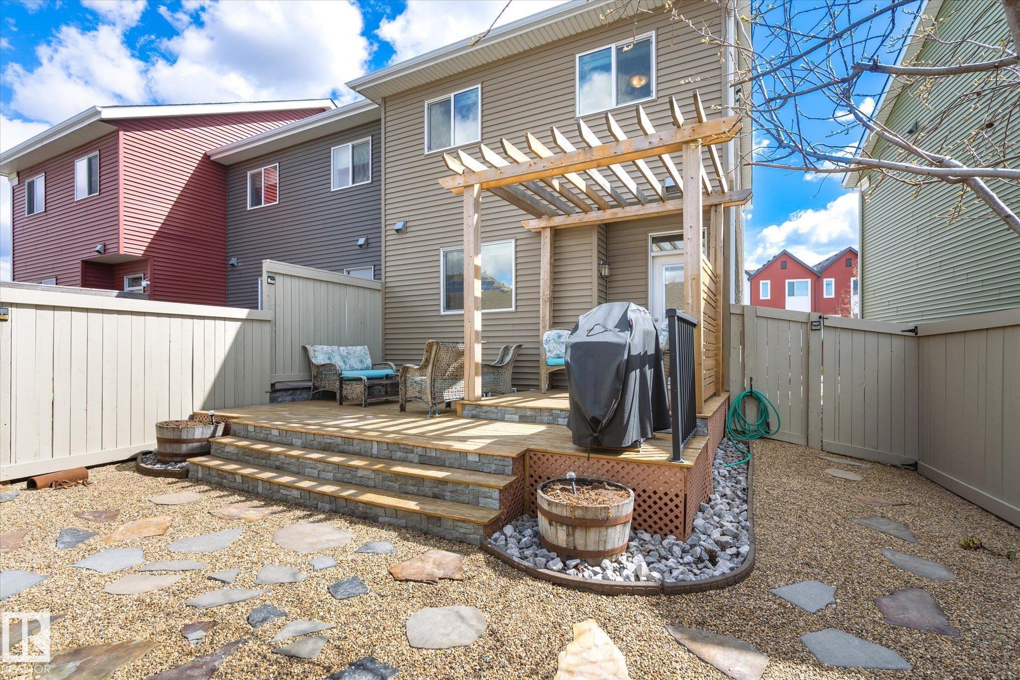 https://zimg.paragon.ice.com/ParagonImages/Property/PM/RAE/225399094/34/0/0/3db74c0727a4840f7d17b263189b819b/1/f7b2e06bb38d427d4e5098ecef4d3299/225399094-a640b8c3-0e89-44b1-958c-d01a3775dd8d.JPG