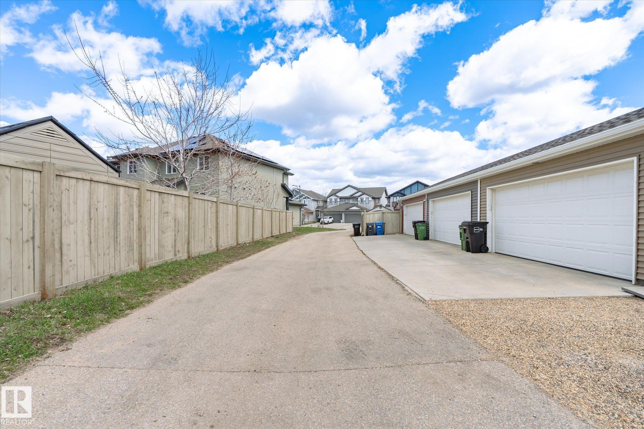 https://zimg.paragon.ice.com/ParagonImages/Property/PM/RAE/225399094/43/0/0/90c88d8a940334fb2eb4342839e889cf/1/f7b2e06bb38d427d4e5098ecef4d3299/225399094-f9349859-3f2e-49dd-a7e1-4a892fa519f5.JPG