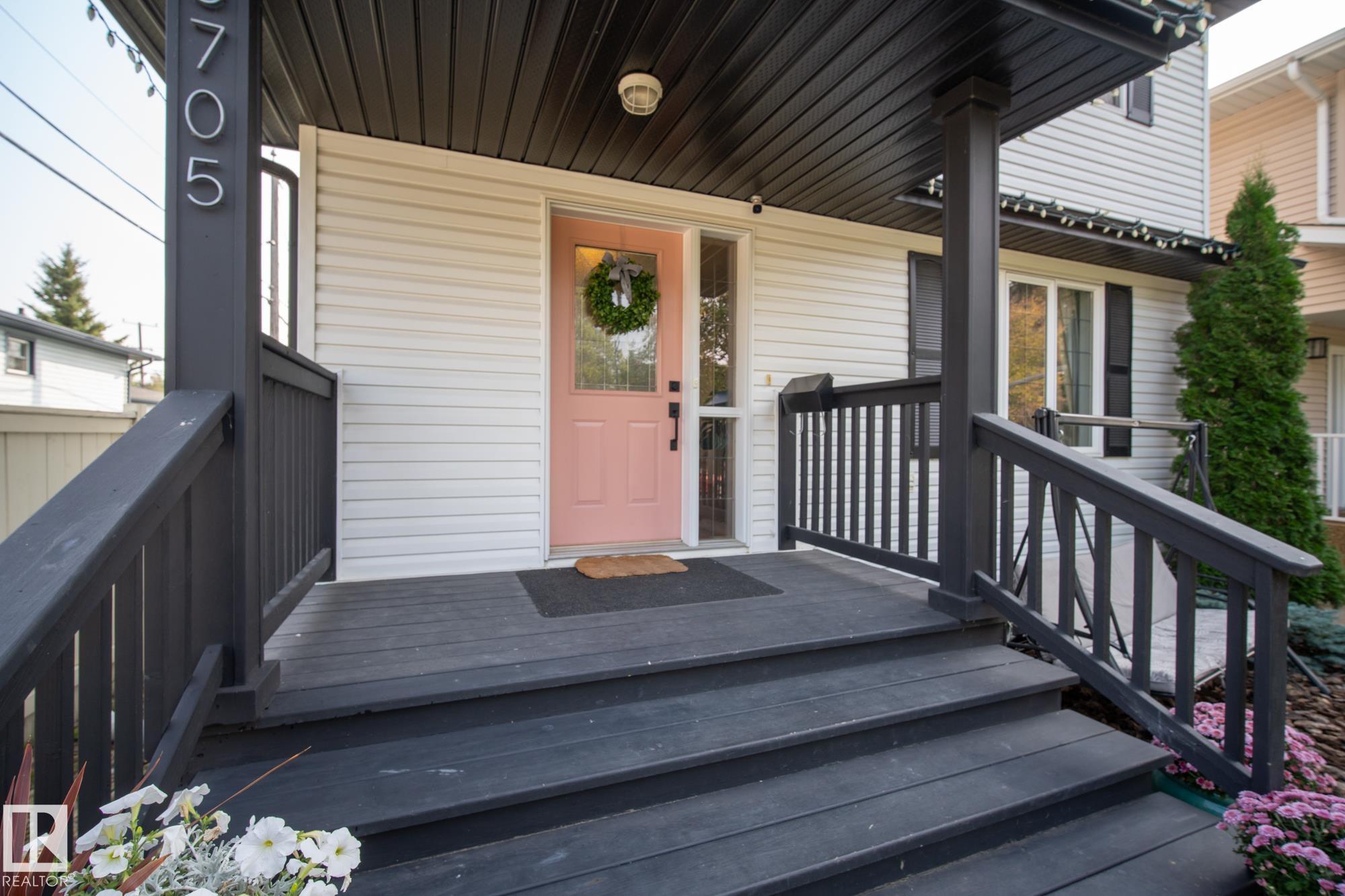 8705 92a Avenue NW, Strathearn, Edmonton