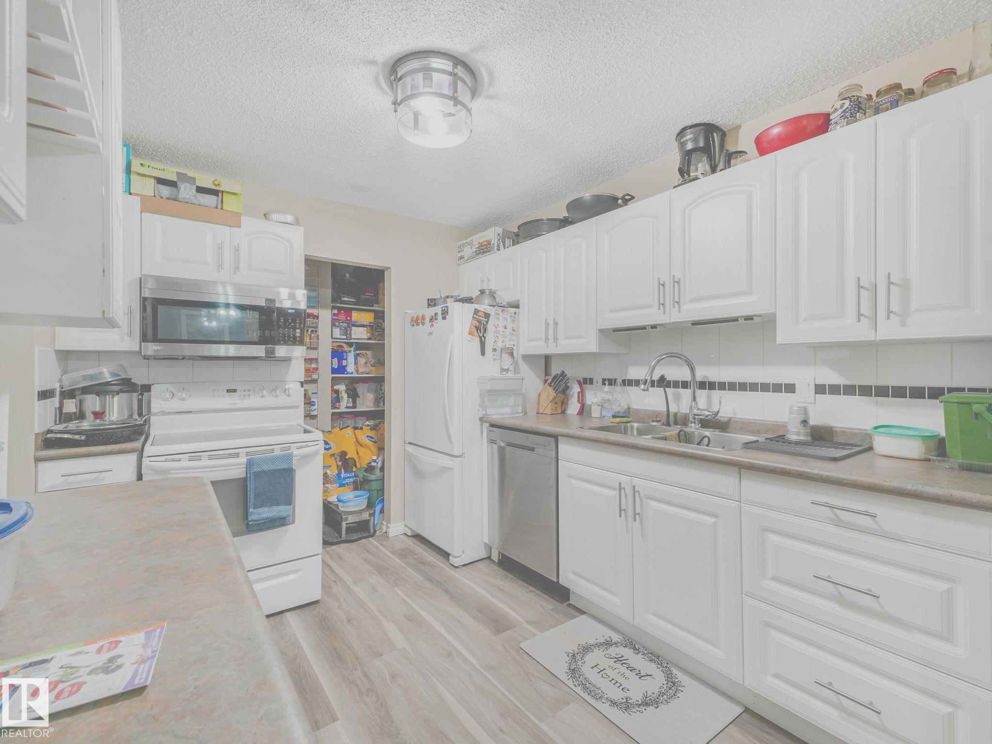 https://zimg.paragon.ice.com/ParagonImages/Property/PM/RAE/225399134/19/0/0/31e637260834c6c1337dcaf5ff456584/1/2bf4de1991f8c549e0c5132576b43399/225399134-b33a431f-b8c1-4076-97d7-daf7823ed66e.JPG