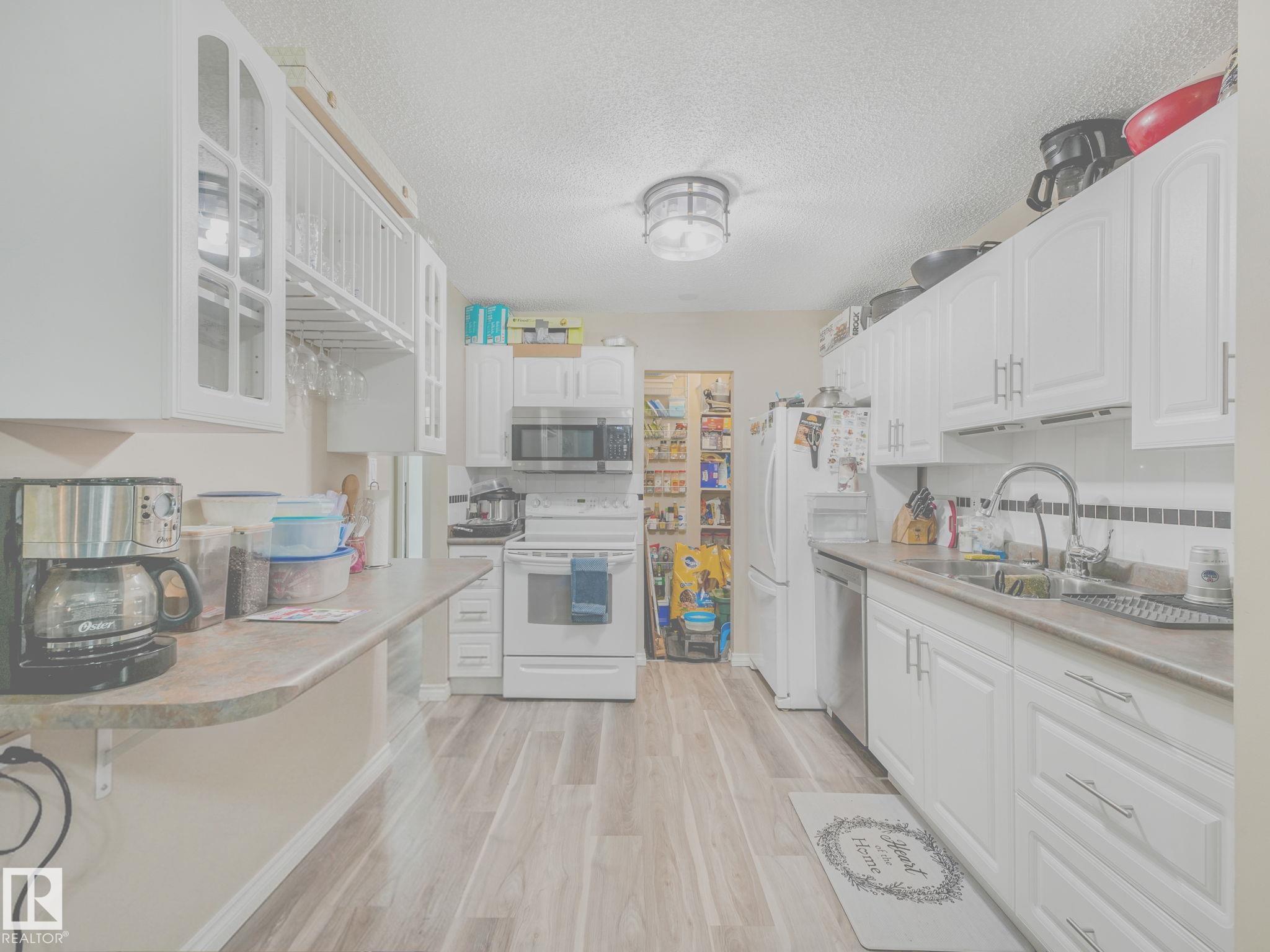 https://zimg.paragon.ice.com/ParagonImages/Property/PM/RAE/225399134/23/0/0/5c9c13b44501d511097b07c1d5fa032d/1/2bf4de1991f8c549e0c5132576b43399/225399134-b954177e-c7e9-420c-936b-64619d4bea54.JPG