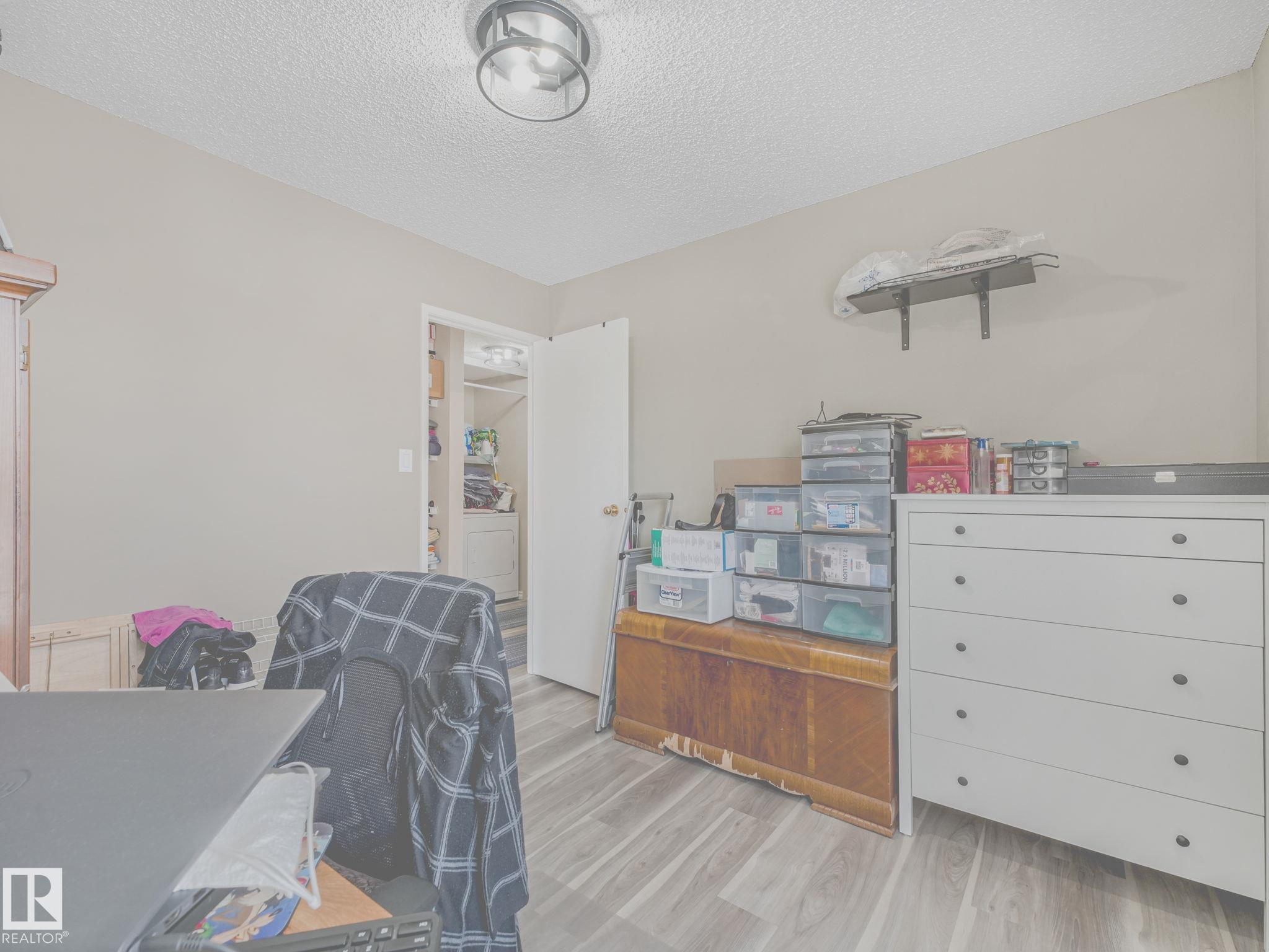 https://zimg.paragon.ice.com/ParagonImages/Property/PM/RAE/225399134/35/0/0/d504b2a458e03d71458d5b72e6a011b1/1/2bf4de1991f8c549e0c5132576b43399/225399134-932c964e-b976-4015-b50b-965eb0f140ce.JPG