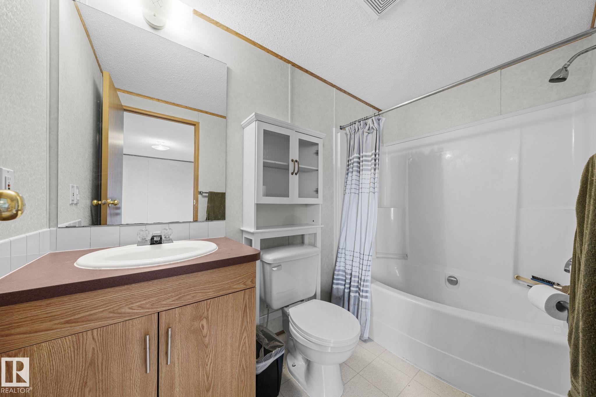 https://zimg.paragon.ice.com/ParagonImages/Property/PM/RAE/225399136/22/0/0/325650b6363047e7fda7d3e6dbc7255d/1/dedf3844b75c708fd766da4c30136f70/225399136-c723cf12-f9f2-4c76-9666-bee5c81e1892.JPG