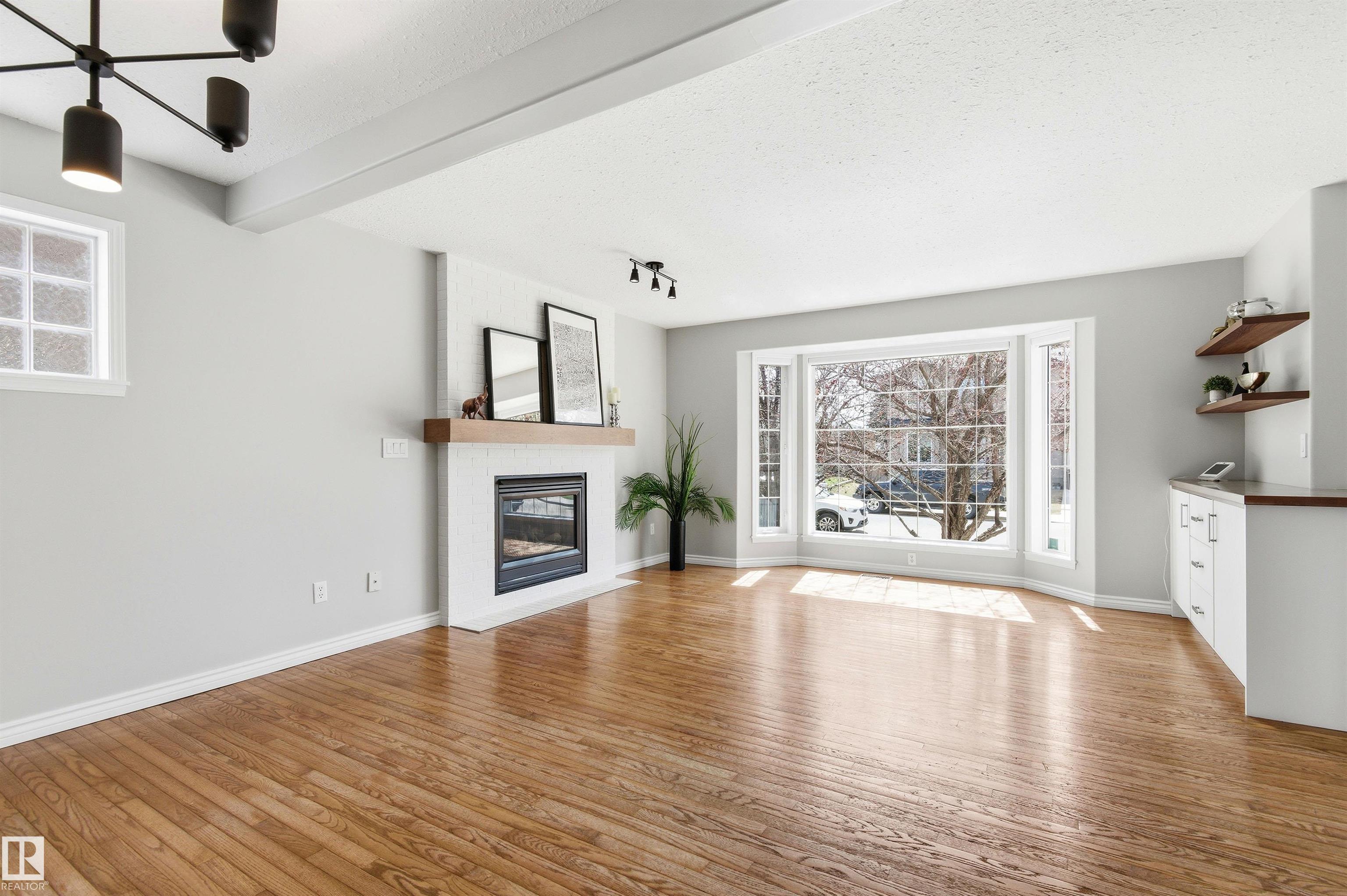 Photo 11 at 8730 92a Avenue NW, Strathearn, Edmonton