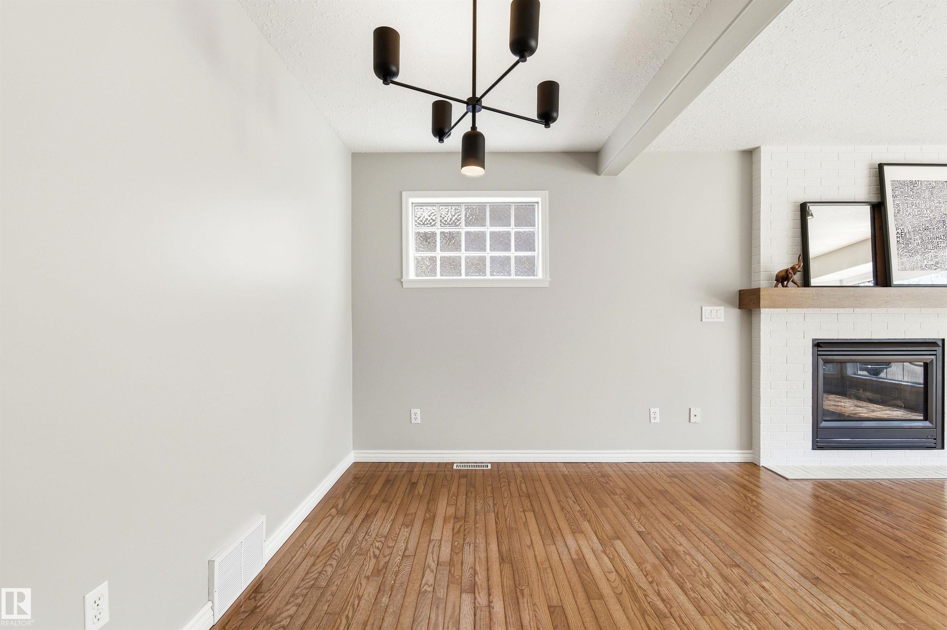 Photo 16 at 8730 92a Avenue NW, Strathearn, Edmonton