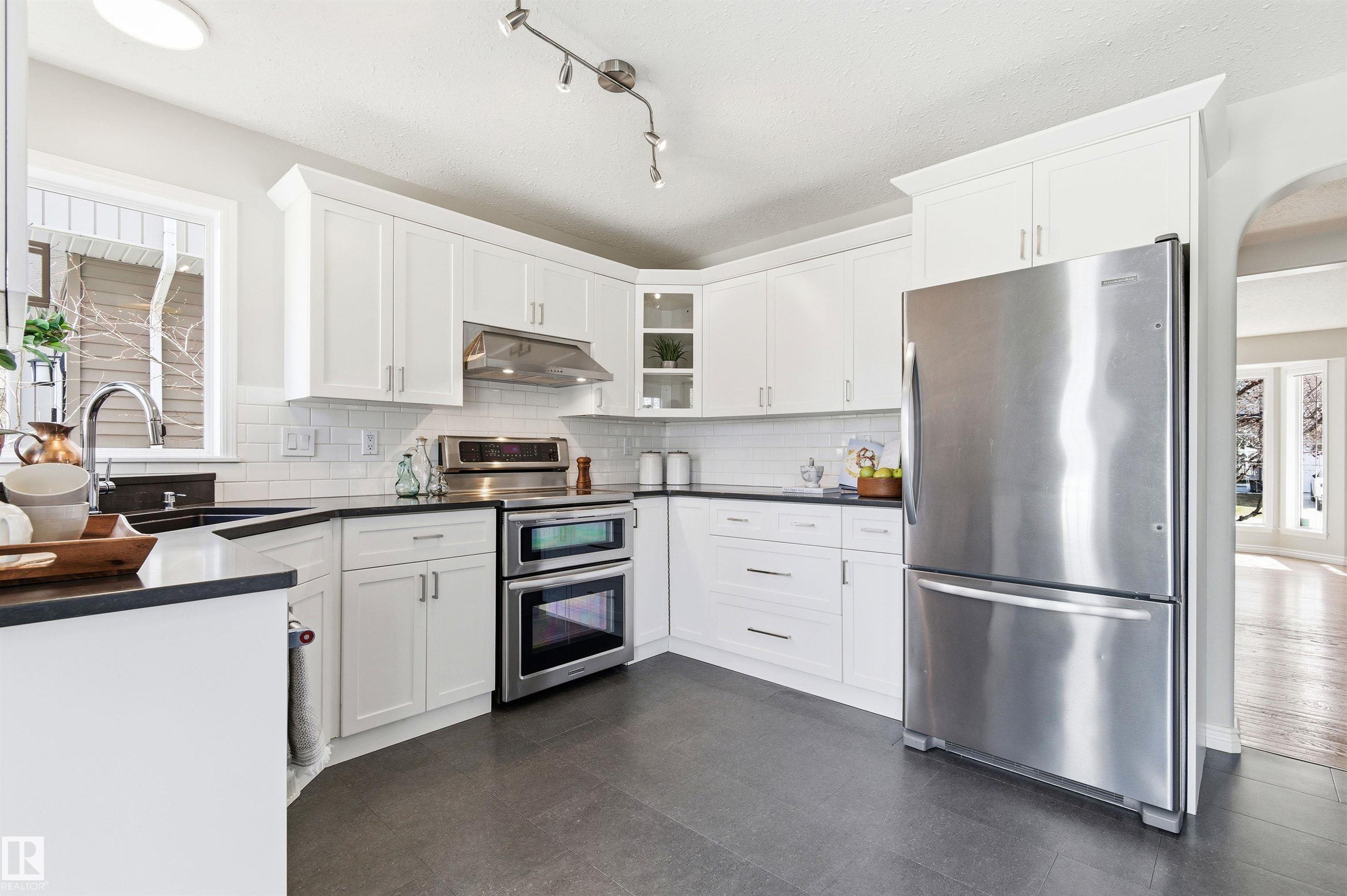 Photo 20 at 8730 92a Avenue NW, Strathearn, Edmonton