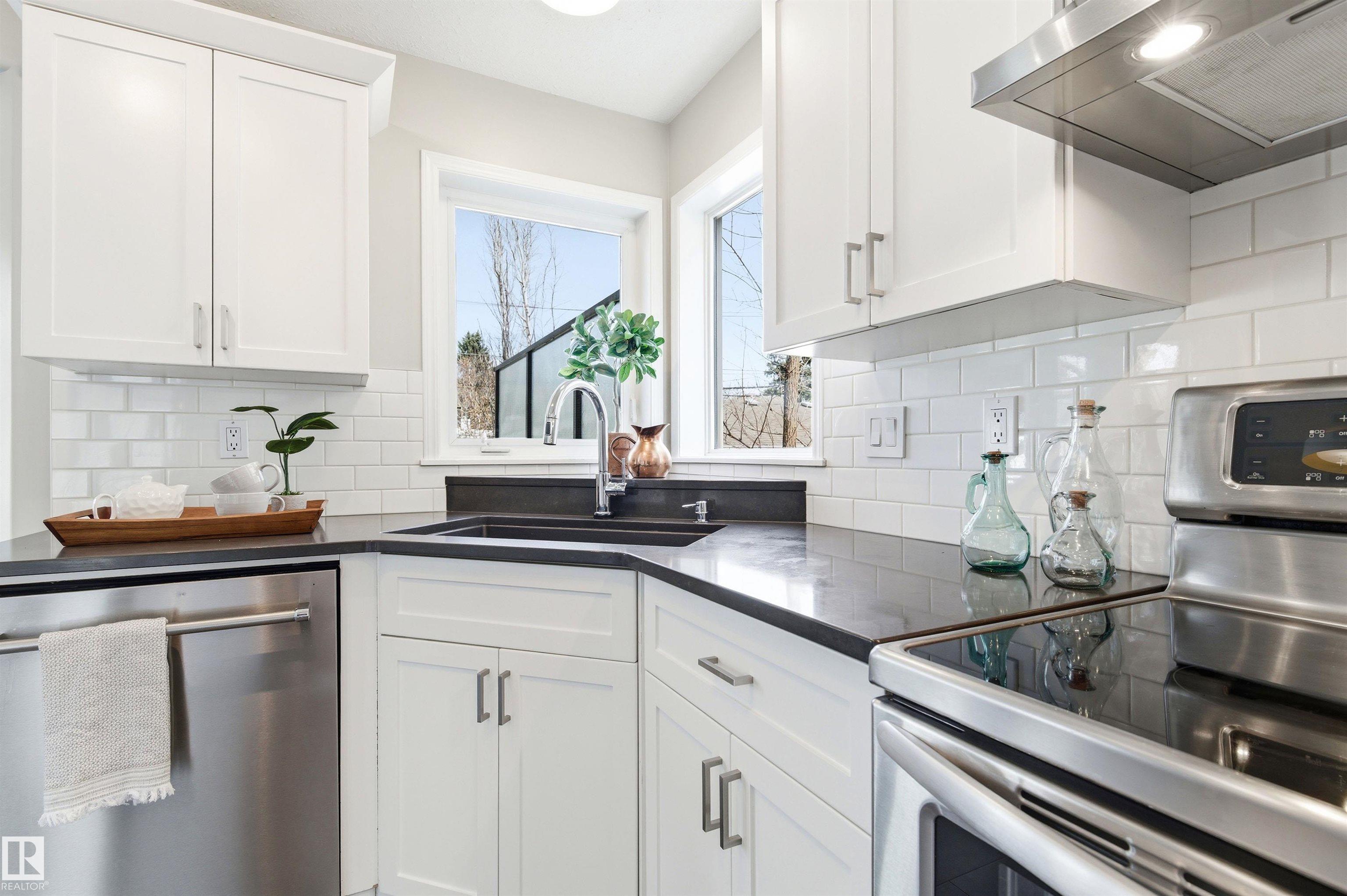 Photo 23 at 8730 92a Avenue NW, Strathearn, Edmonton