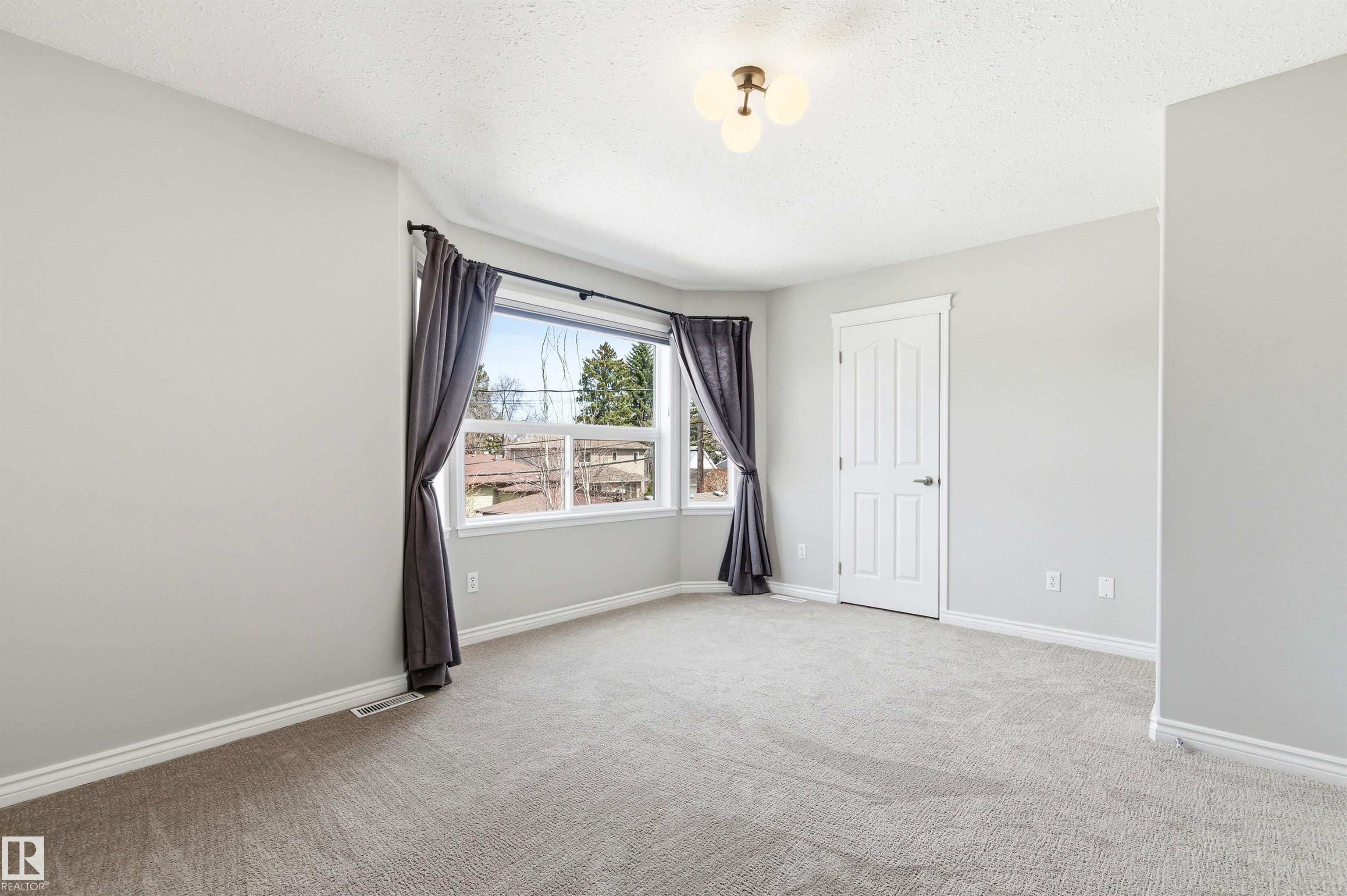 Photo 32 at 8730 92a Avenue NW, Strathearn, Edmonton