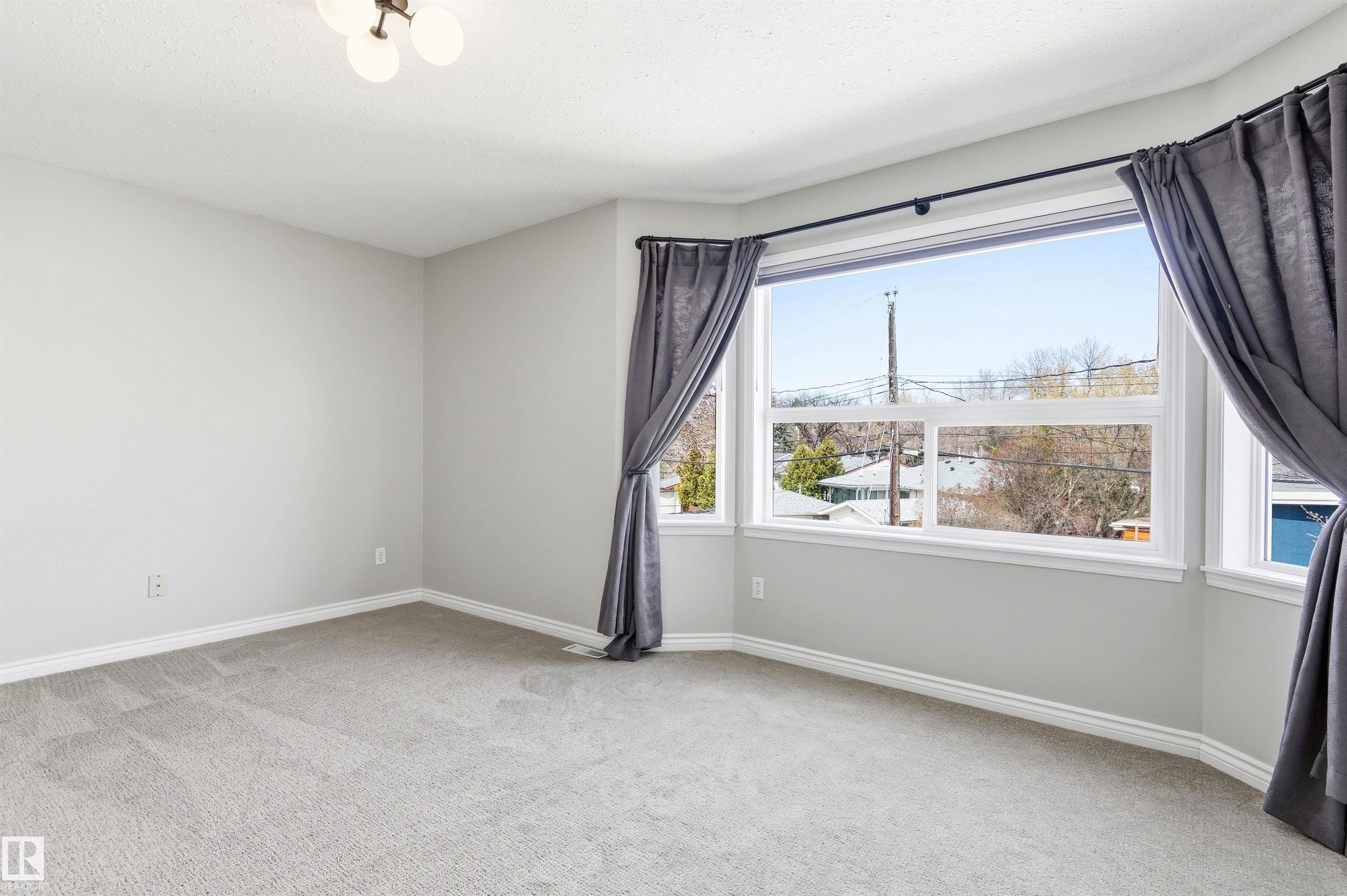 Photo 34 at 8730 92a Avenue NW, Strathearn, Edmonton