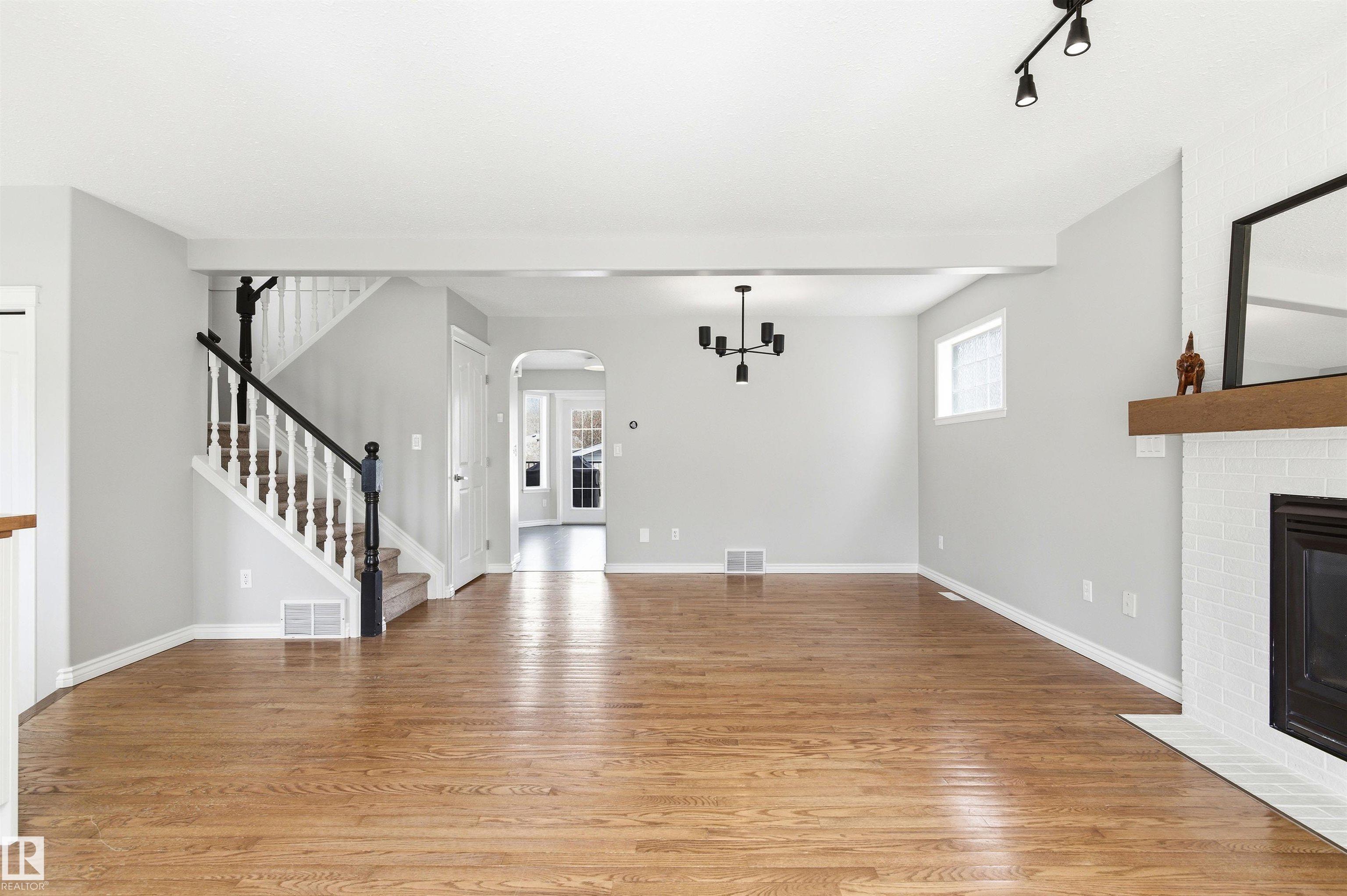 Photo 8 at 8730 92a Avenue NW, Strathearn, Edmonton