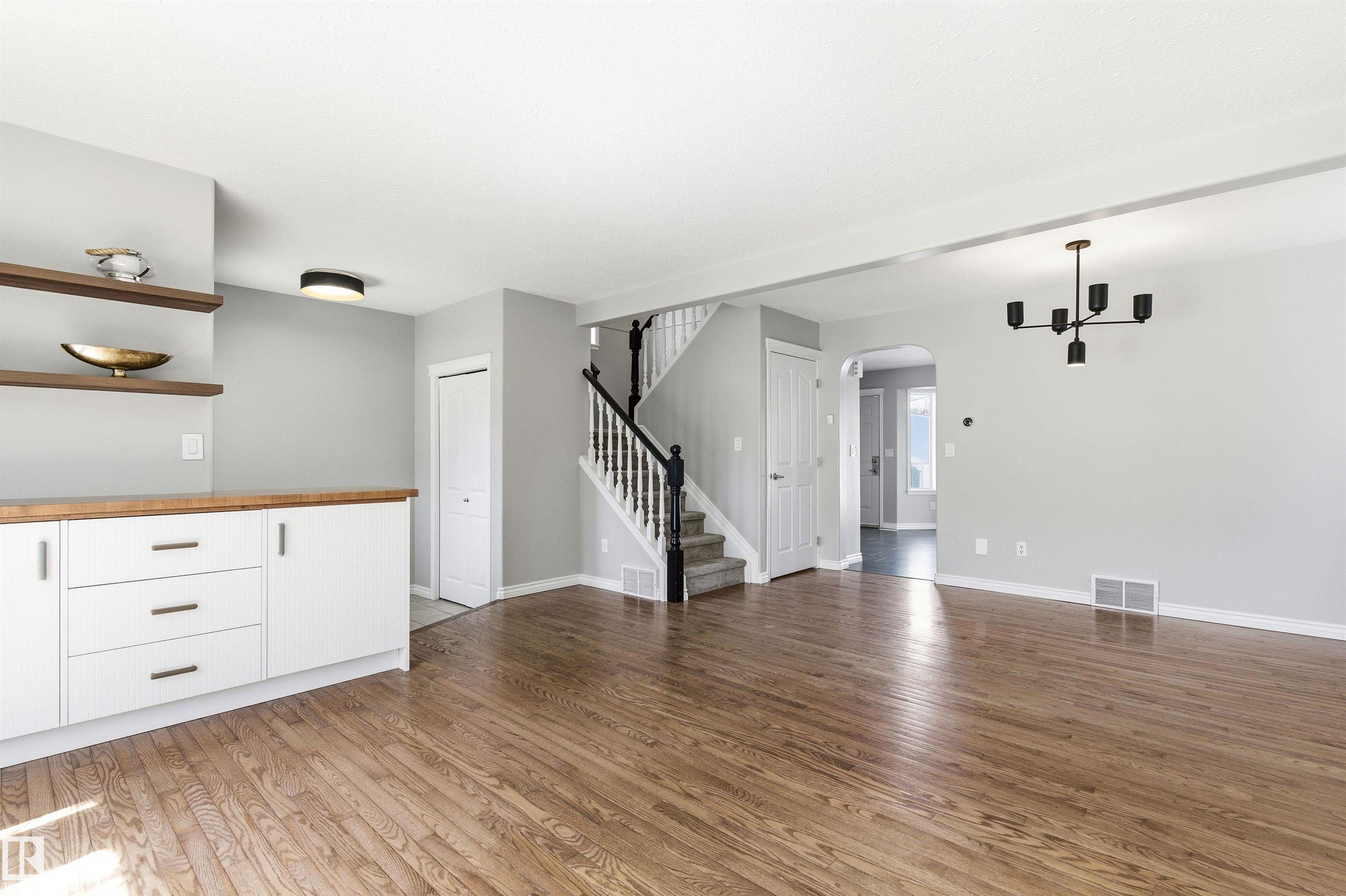 Photo 9 at 8730 92a Avenue NW, Strathearn, Edmonton