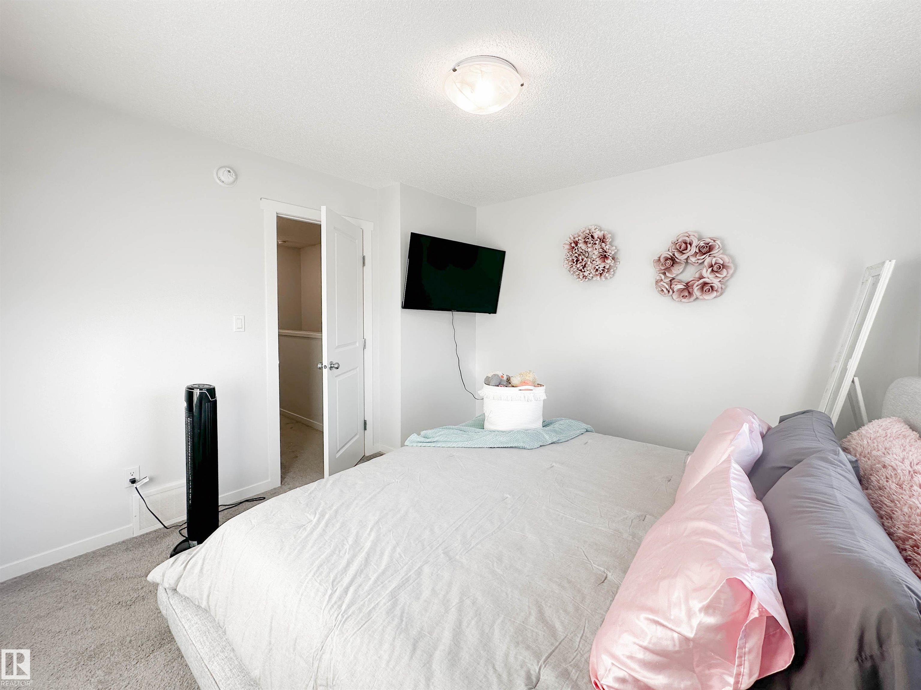 https://zimg.paragon.ice.com/ParagonImages/Property/PM/RAE/225399146/28/0/0/e37496a813bf7d2cc24d5533f2bae267/1/f90dde2c105697beeba64209a6923c53/225399146-E4CA5759-9583-427E-A490-C96B076DBBFC.JPG
