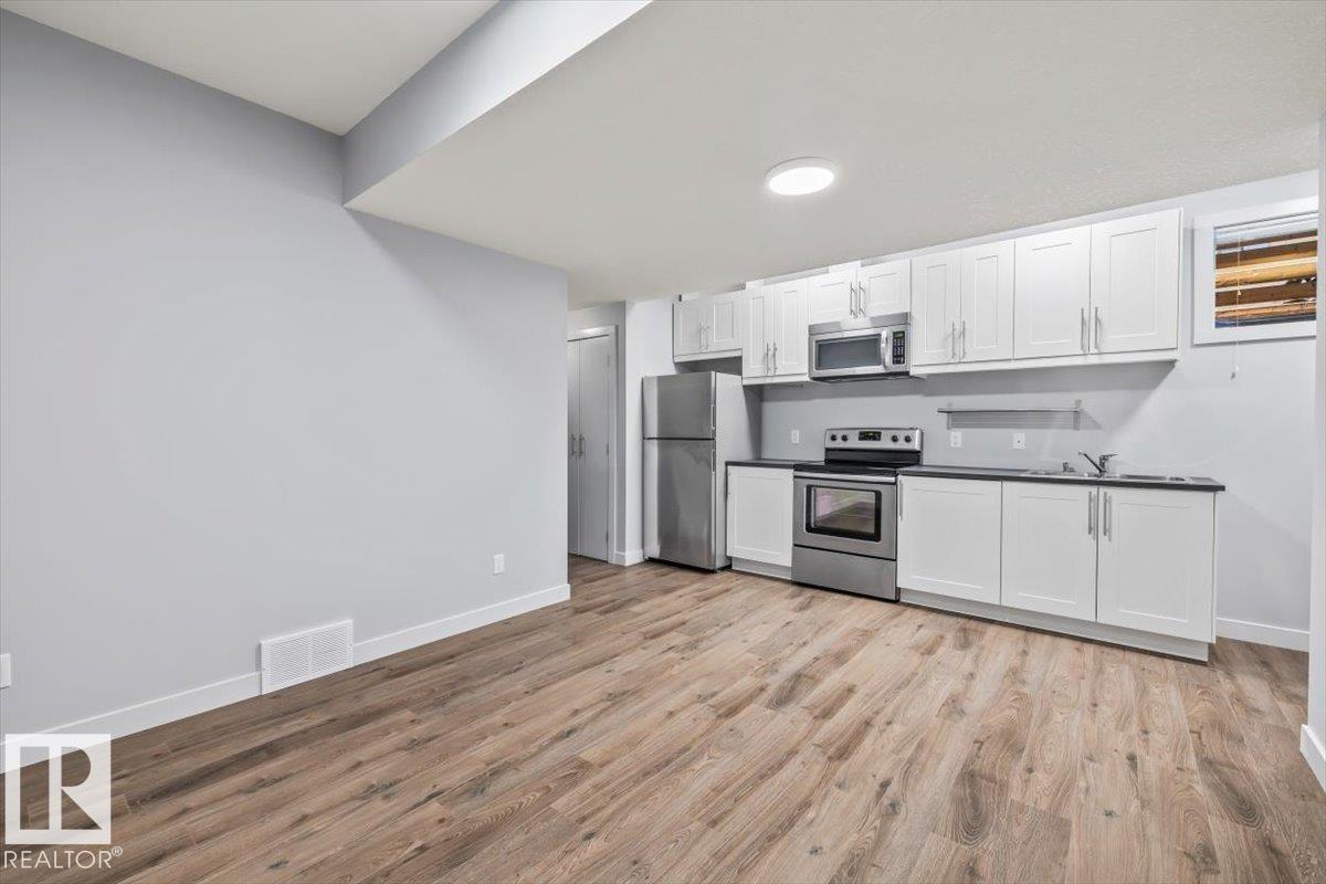 Photo 35 at 8706 88 Avenue NW, Bonnie Doon, Edmonton