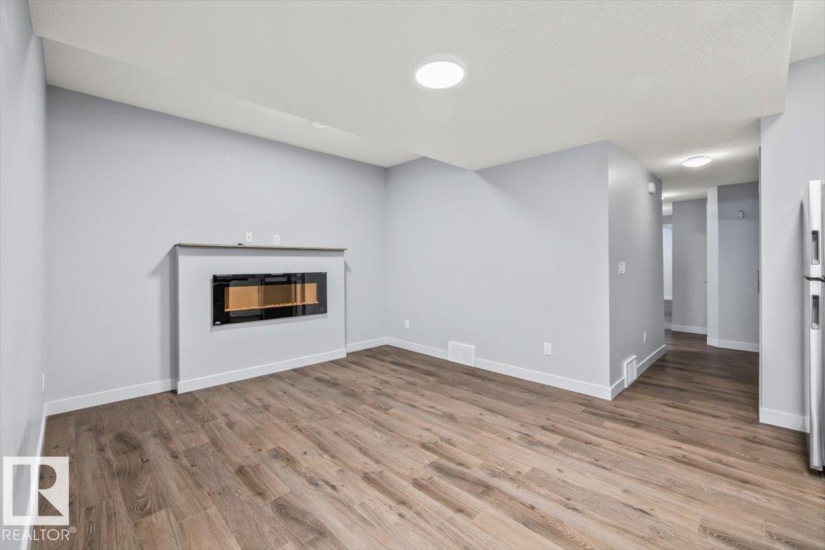 Photo 37 at 8706 88 Avenue NW, Bonnie Doon, Edmonton