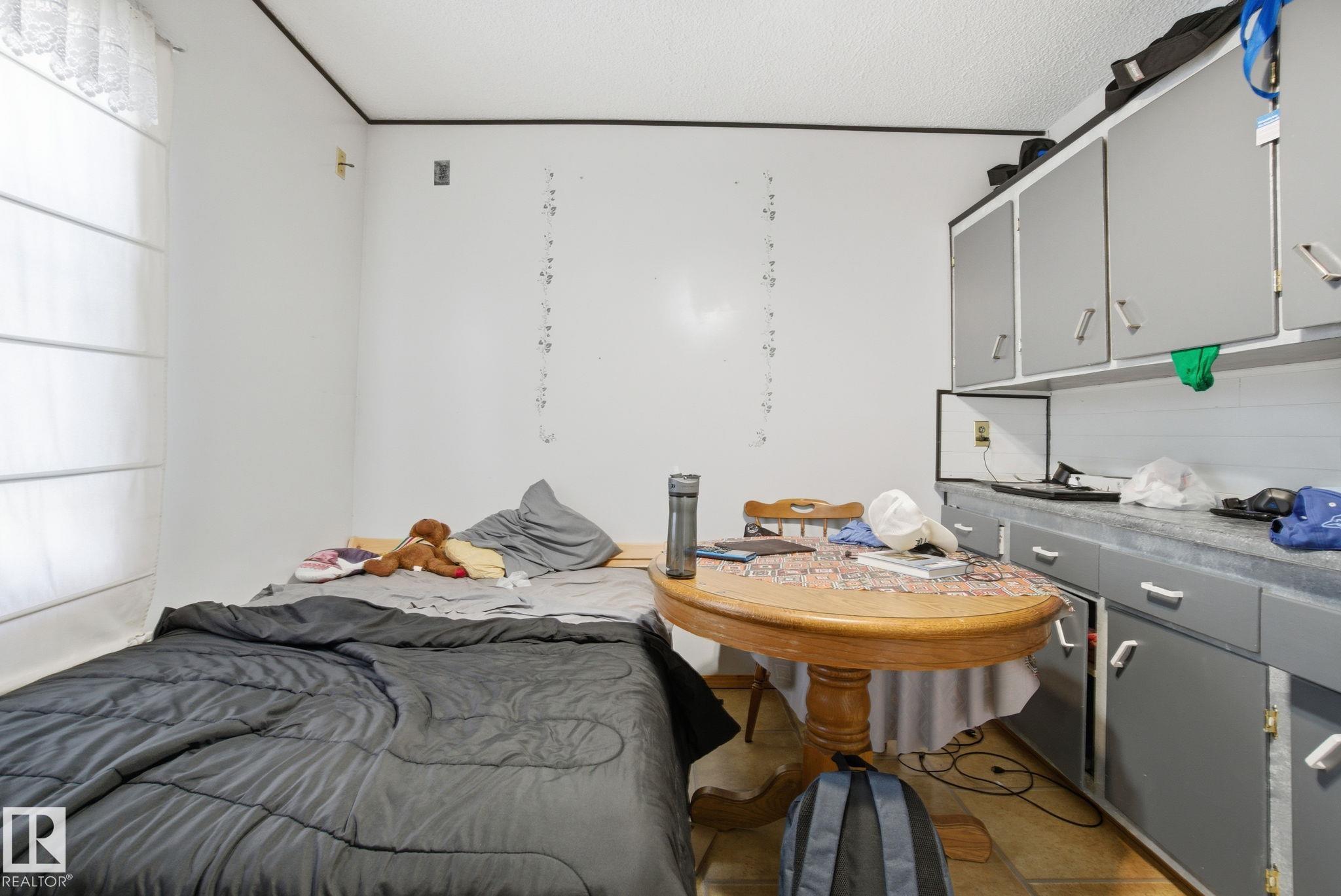 https://zimg.paragon.ice.com/ParagonImages/Property/PM/RAE/225399164/19/0/0/003db422346218e009254cee923d38b5/1/801ef51f0da92f24dafcc5bb0069e022/225399164-20625044-2178-44F0-8D62-42568C8F63FB.JPG