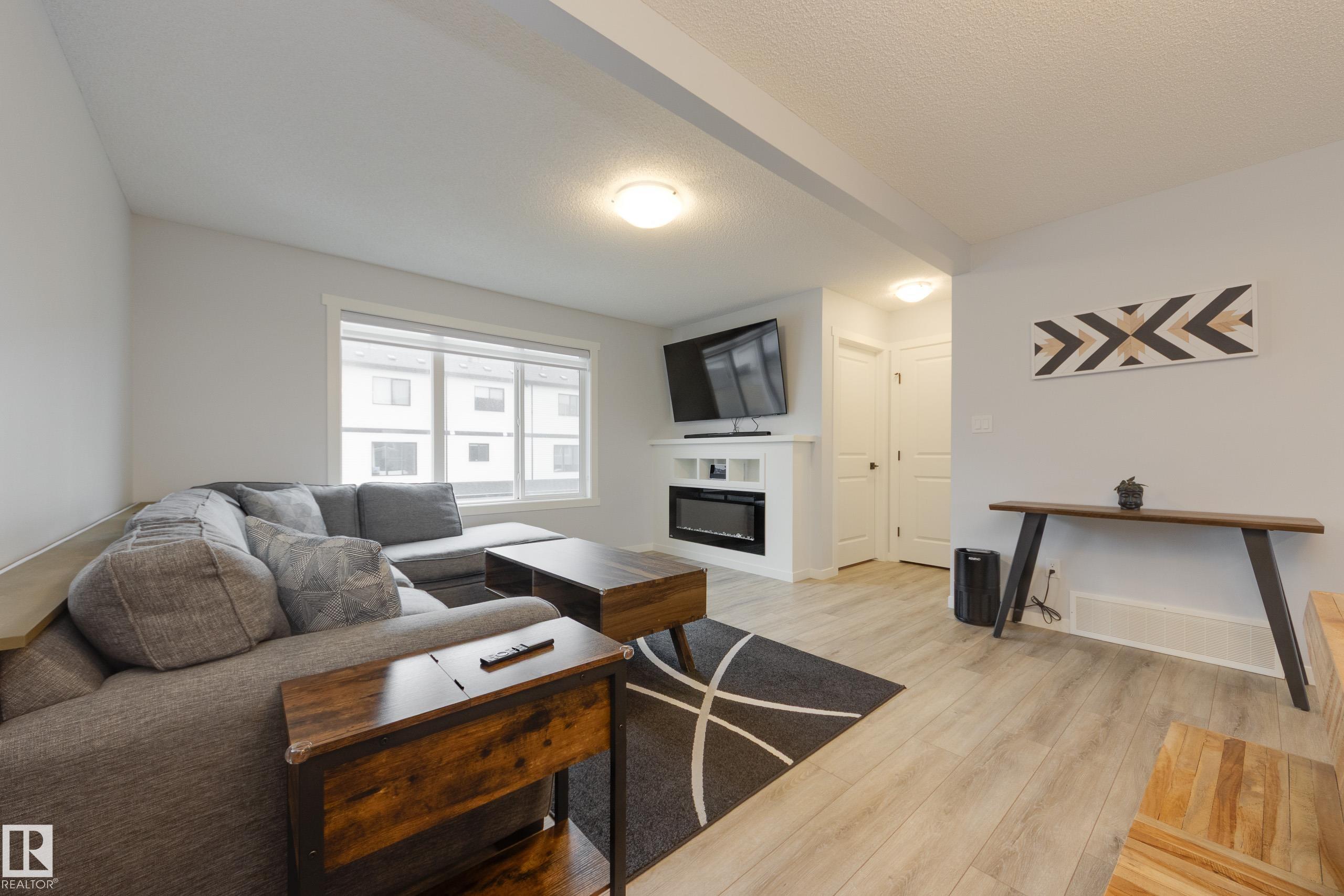 https://zimg.paragon.ice.com/ParagonImages/Property/PM/RAE/225399166/6/0/0/c71dbb648f13ef1f6df6137c27dd5882/1/82e55c836ae1daa26aec2830871acde9/225399166-ded447d2-38f6-4532-828a-18c8d4e2d344.JPG