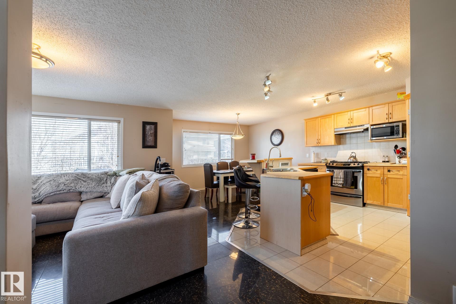 Photo 11 at 55 Lamplight Cove, Legacy Park, Spruce Grove