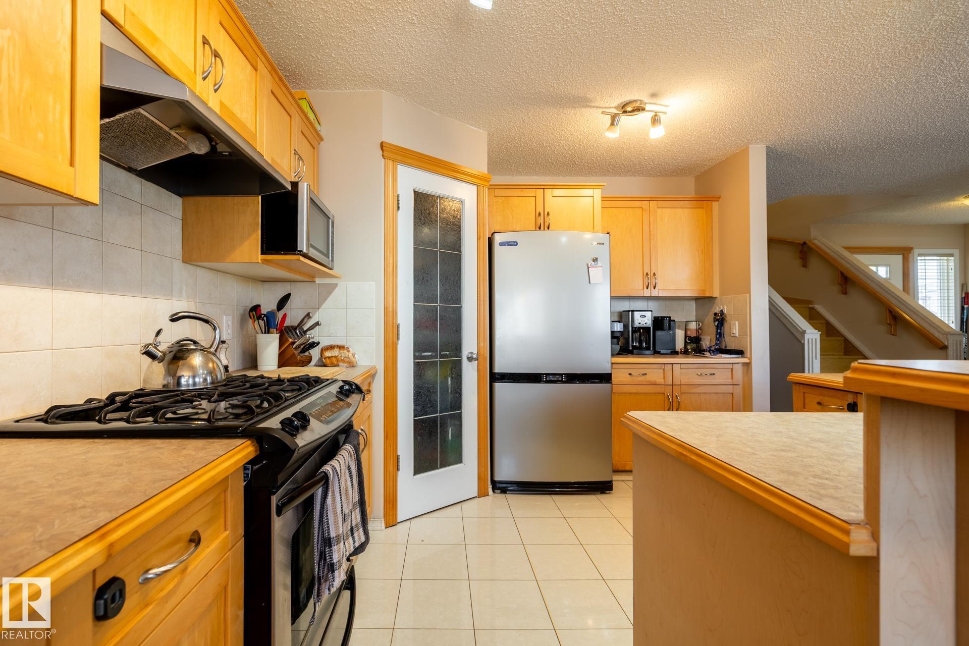 Photo 14 at 55 Lamplight Cove, Legacy Park, Spruce Grove
