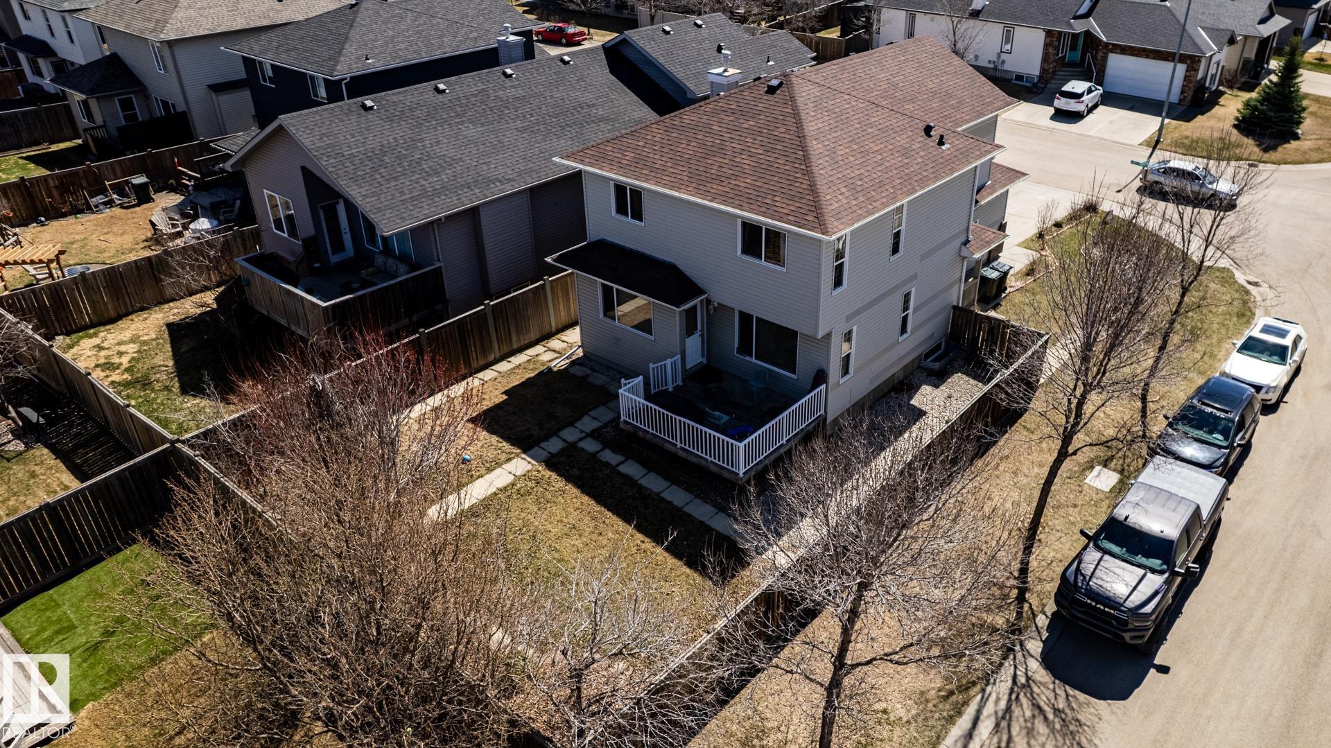 Photo 8 at 55 Lamplight Cove, Legacy Park, Spruce Grove