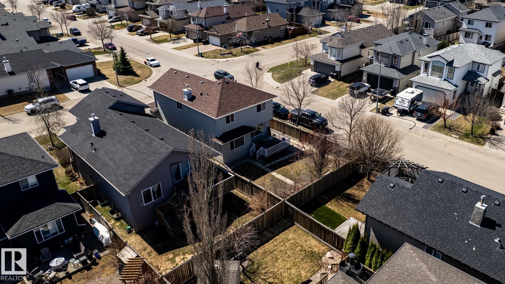 Photo 9 at 55 Lamplight Cove, Legacy Park, Spruce Grove