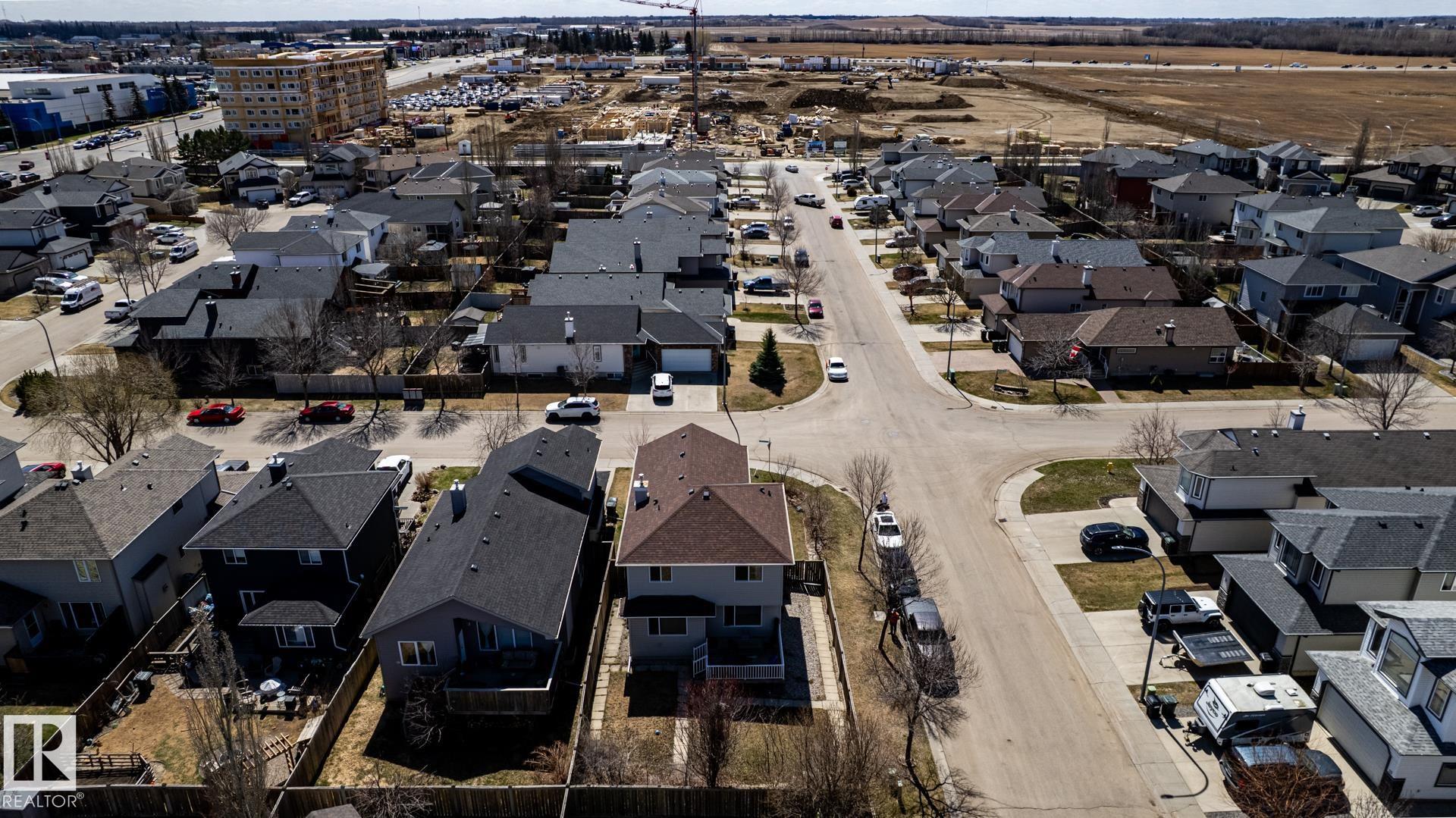 Photo 10 at 55 Lamplight Cove, Legacy Park, Spruce Grove
