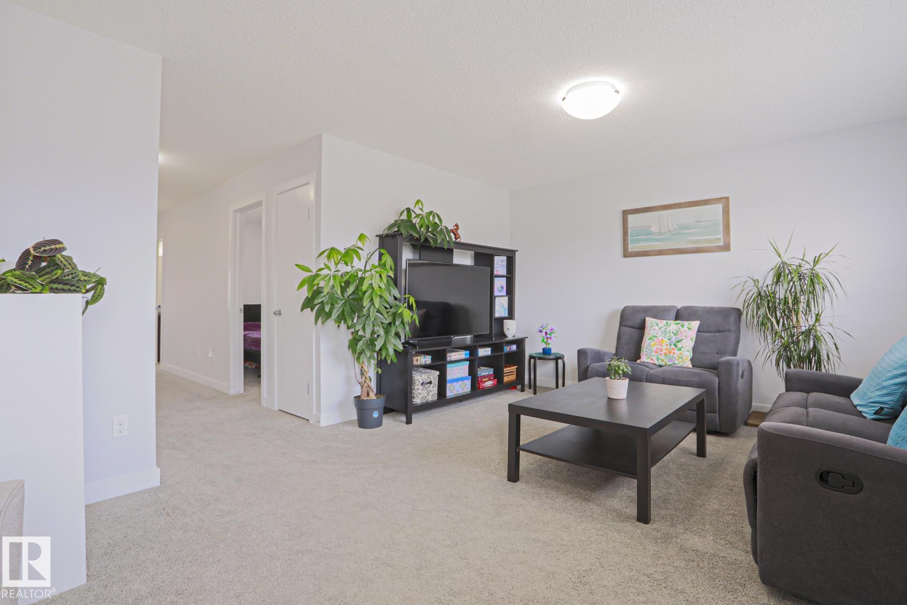 https://zimg.paragon.ice.com/ParagonImages/Property/PM/RAE/225399194/44/0/0/2bcc002506aaa0a1a4a7583b29005a6b/1/cf90c68485af0b6faa7e321d67e463ae/225399194-3ea313ed-7848-4e9b-bb43-8f14447b5eee.JPG