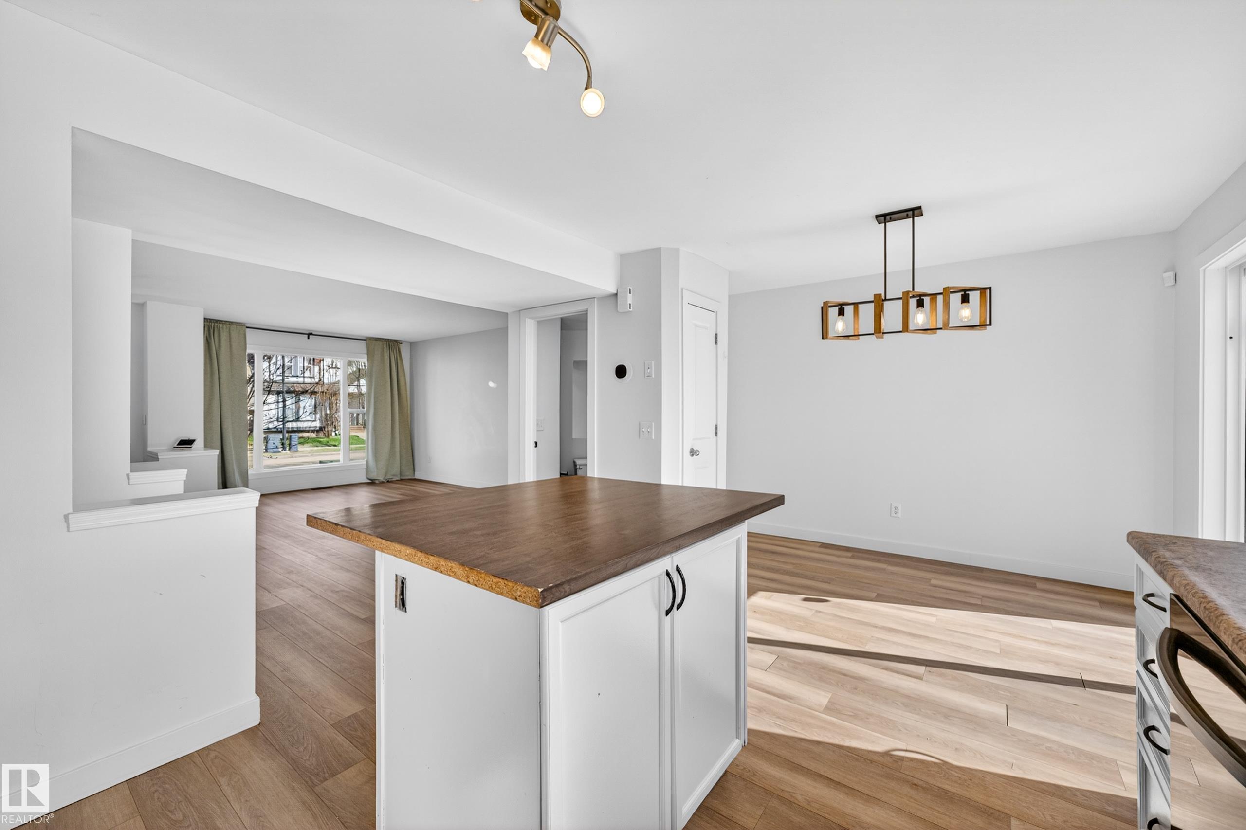 Photo 14 at 5915 South Terwillegar Boulevard NW, South Terwillegar, Edmonton