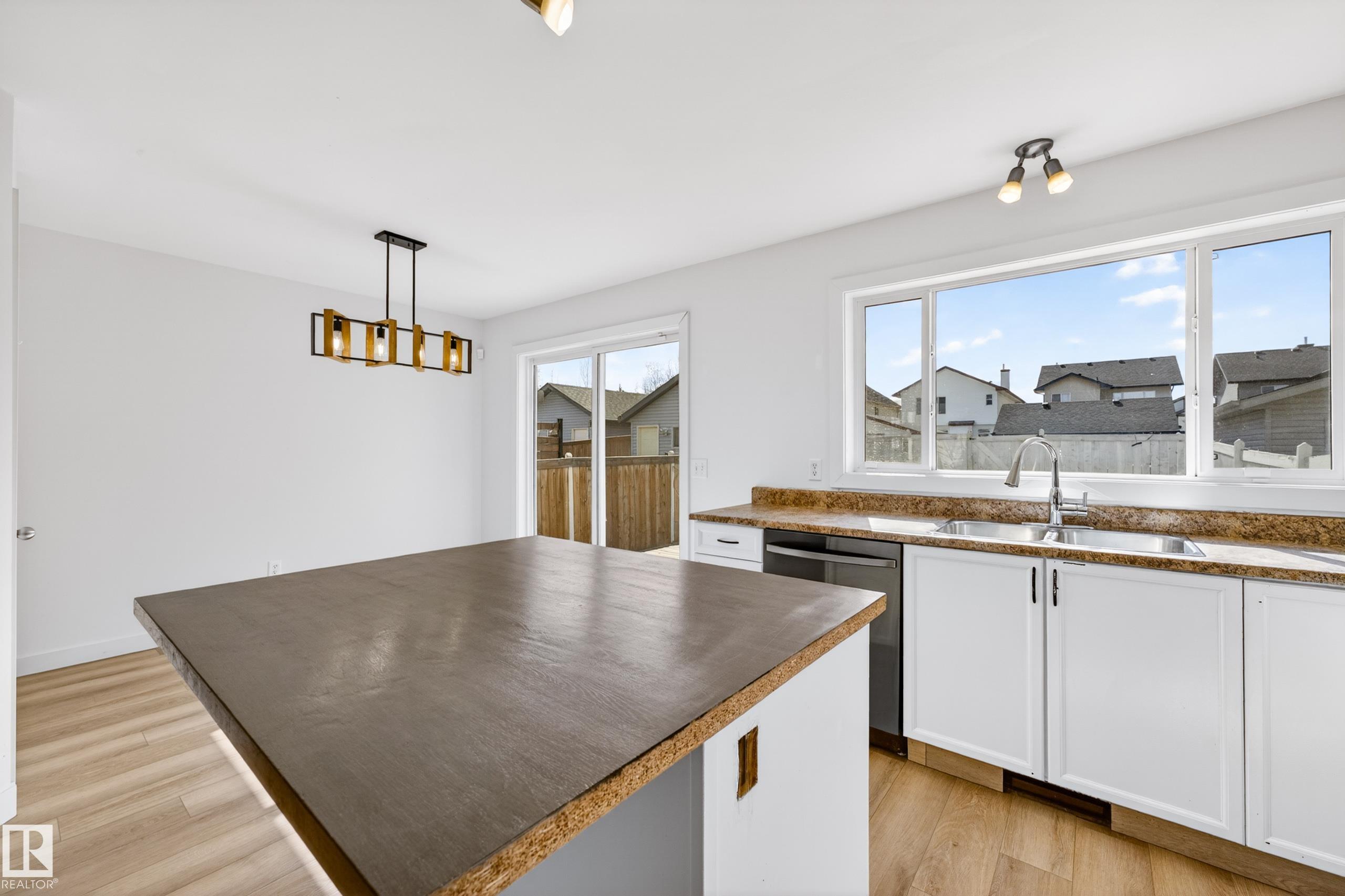 Photo 15 at 5915 South Terwillegar Boulevard NW, South Terwillegar, Edmonton