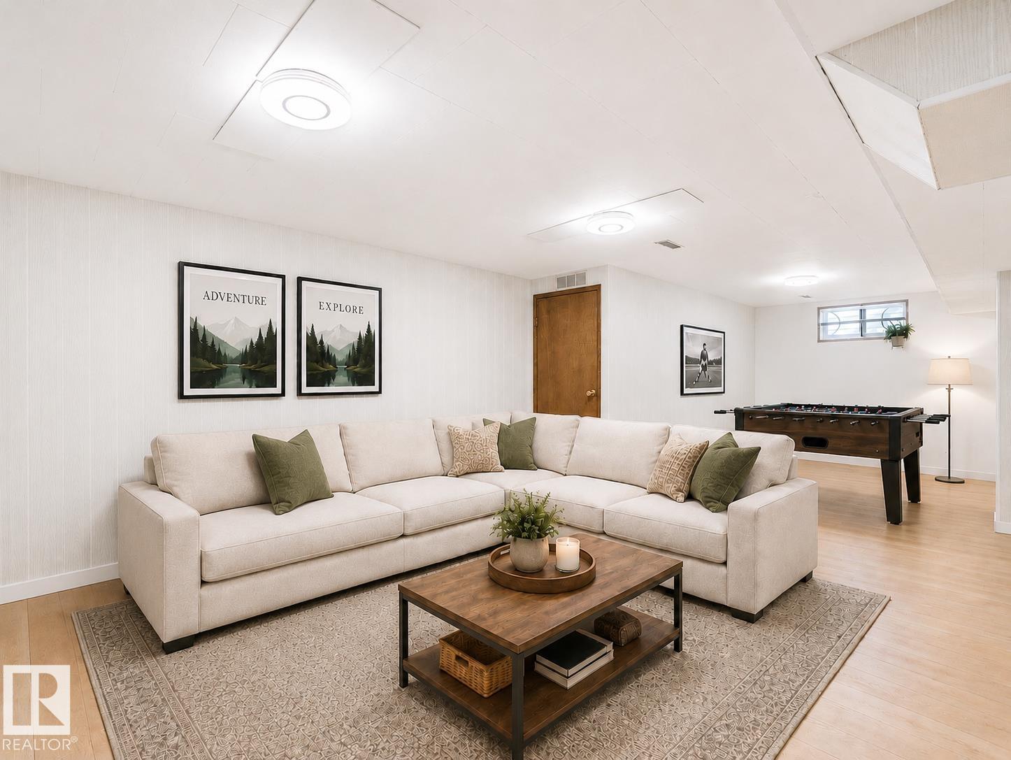 https://zimg.paragon.ice.com/ParagonImages/Property/PM/RAE/225399226/30/0/0/3e741f6fab39edbc413a8b341d562c85/1/7e9bd31a09d3377cc625da127864e313/225399226-0373309c-da2e-436e-b5c0-5f28493cf790.JPG