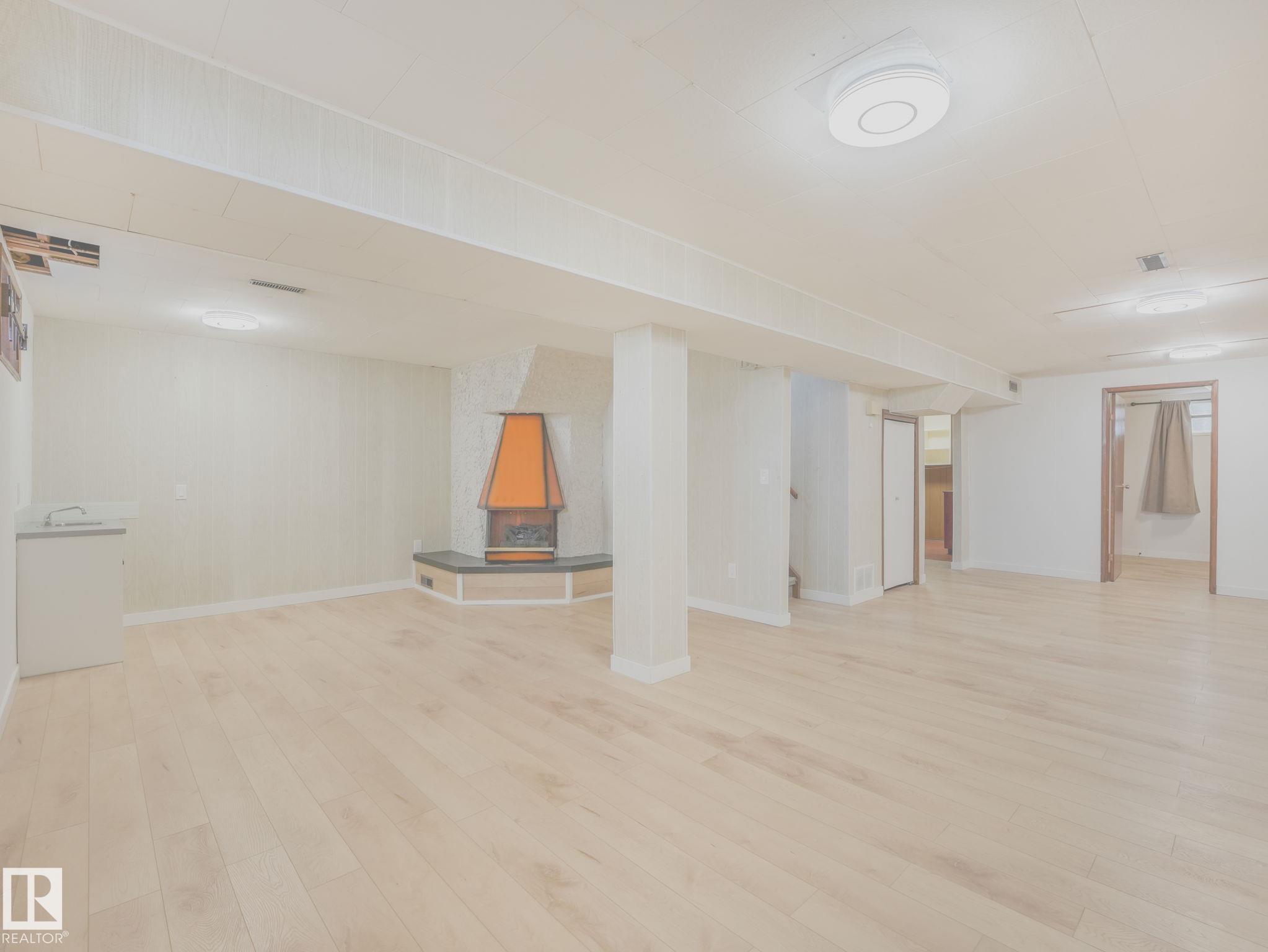 https://zimg.paragon.ice.com/ParagonImages/Property/PM/RAE/225399226/31/0/0/114fa19a292cb2bba3c7922cf35bf06c/1/7e9bd31a09d3377cc625da127864e313/225399226-e68138b7-4e9c-4441-a106-de3b37cc3eed.JPG