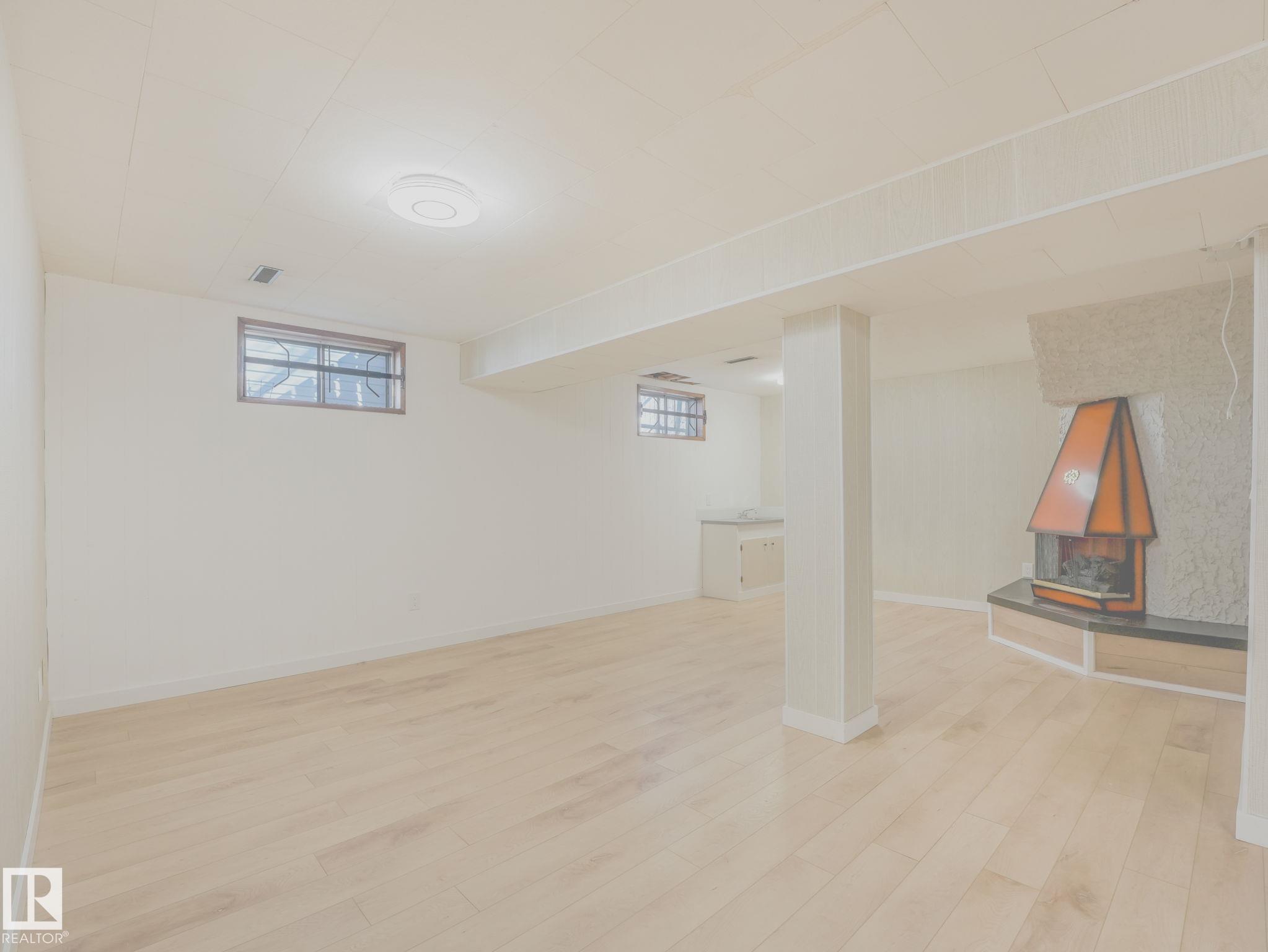 https://zimg.paragon.ice.com/ParagonImages/Property/PM/RAE/225399226/32/0/0/c8075d6db27035eb4a26f631405a9ab3/1/7e9bd31a09d3377cc625da127864e313/225399226-bf5808a7-f0bf-40fe-ad35-9bb5aa29bf40.JPG