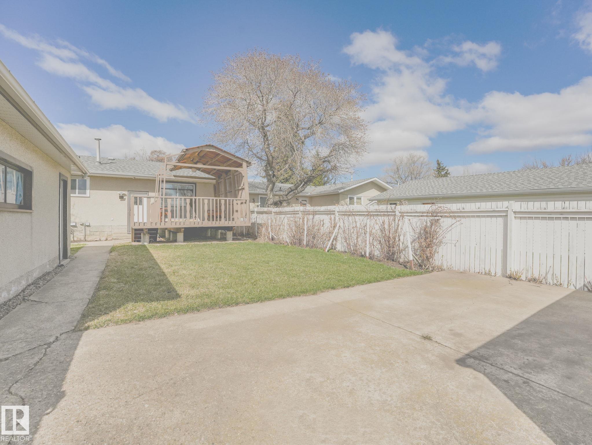 https://zimg.paragon.ice.com/ParagonImages/Property/PM/RAE/225399226/54/0/0/67437b4d33d8ddef7908cdab776a3fbe/1/7e9bd31a09d3377cc625da127864e313/225399226-9dc424ae-9957-42c9-9a38-2385961718b4.JPG