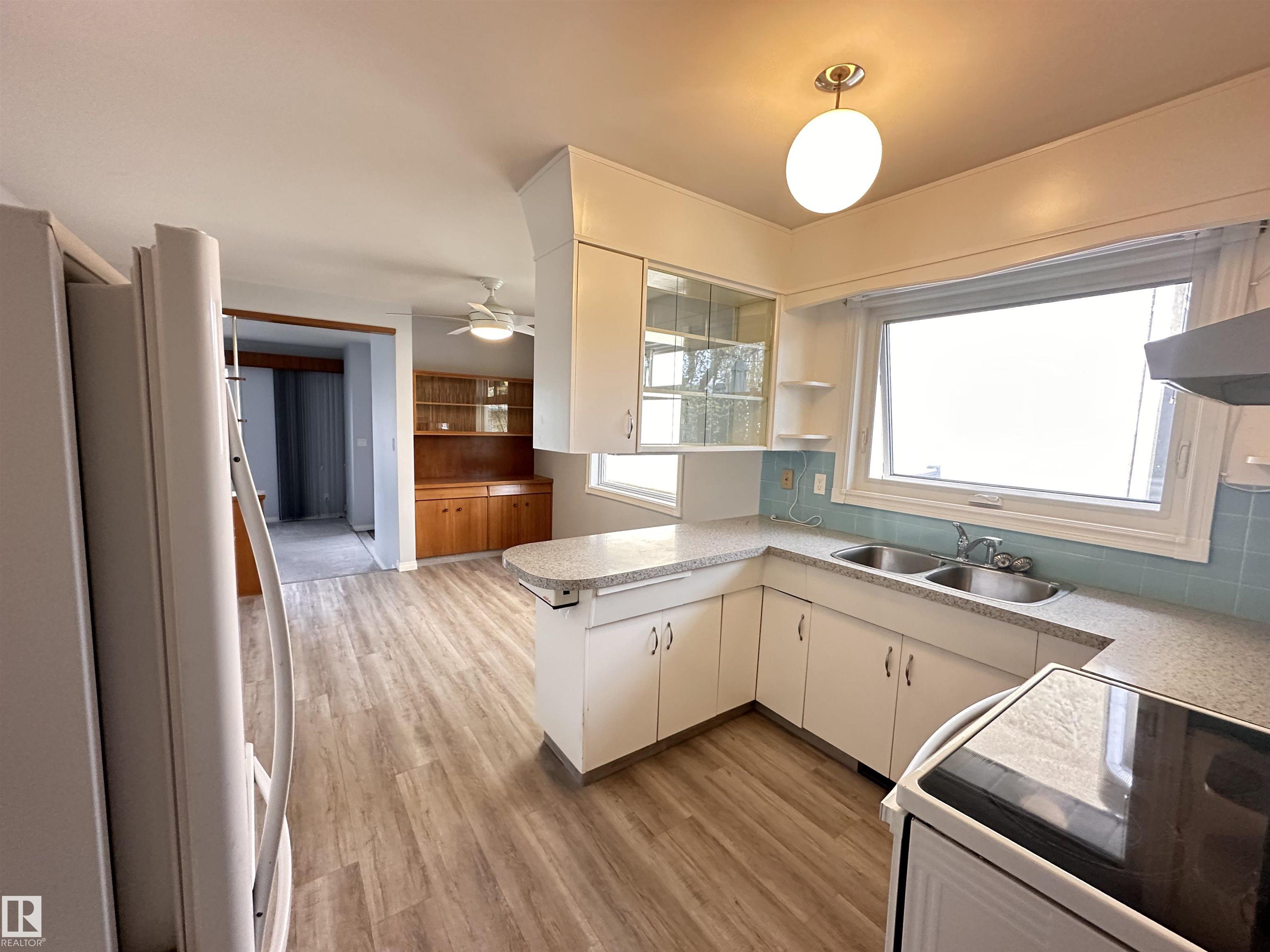 https://zimg.paragon.ice.com/ParagonImages/Property/PM/RAE/225399238/10/0/0/79de4d723c338b4eb752ad8752b0eca5/1/c7aabf95f01cf75c6bf430eec53920ff/225399238-e82aef6a-d671-4e96-b5b0-b9369b96d856.JPG