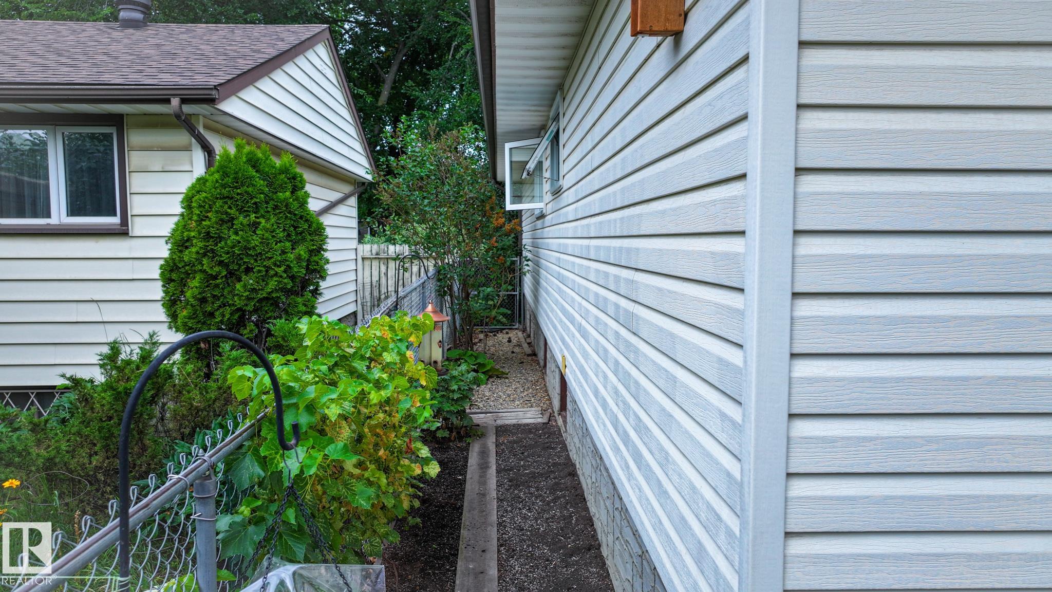 https://zimg.paragon.ice.com/ParagonImages/Property/PM/RAE/225399238/53/0/0/09b0cb479afd4fa08d3367d1c7356b80/1/c7aabf95f01cf75c6bf430eec53920ff/225399238-2cfe56b1-af2d-4e26-8d88-4464989af434.JPG