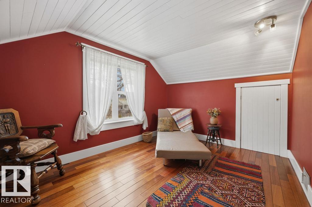 https://zimg.paragon.ice.com/ParagonImages/Property/PM/RAE/225399239/21/0/0/d58fb6884843e39391e4d559be097064/1/3d800af94bdd0b9f05b0cd18c8ab83ed/225399239-3bcaa3ed-e684-4526-a7ad-1d7d2702180c.JPG