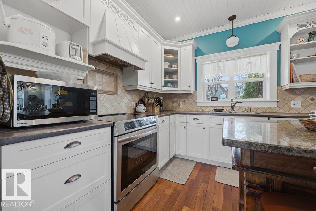 https://zimg.paragon.ice.com/ParagonImages/Property/PM/RAE/225399239/8/0/0/1e16314bba141448b42a2f5f1d413e55/1/3d800af94bdd0b9f05b0cd18c8ab83ed/225399239-fba7e1b5-2793-4019-8f48-41f0b3a4eda3.JPG