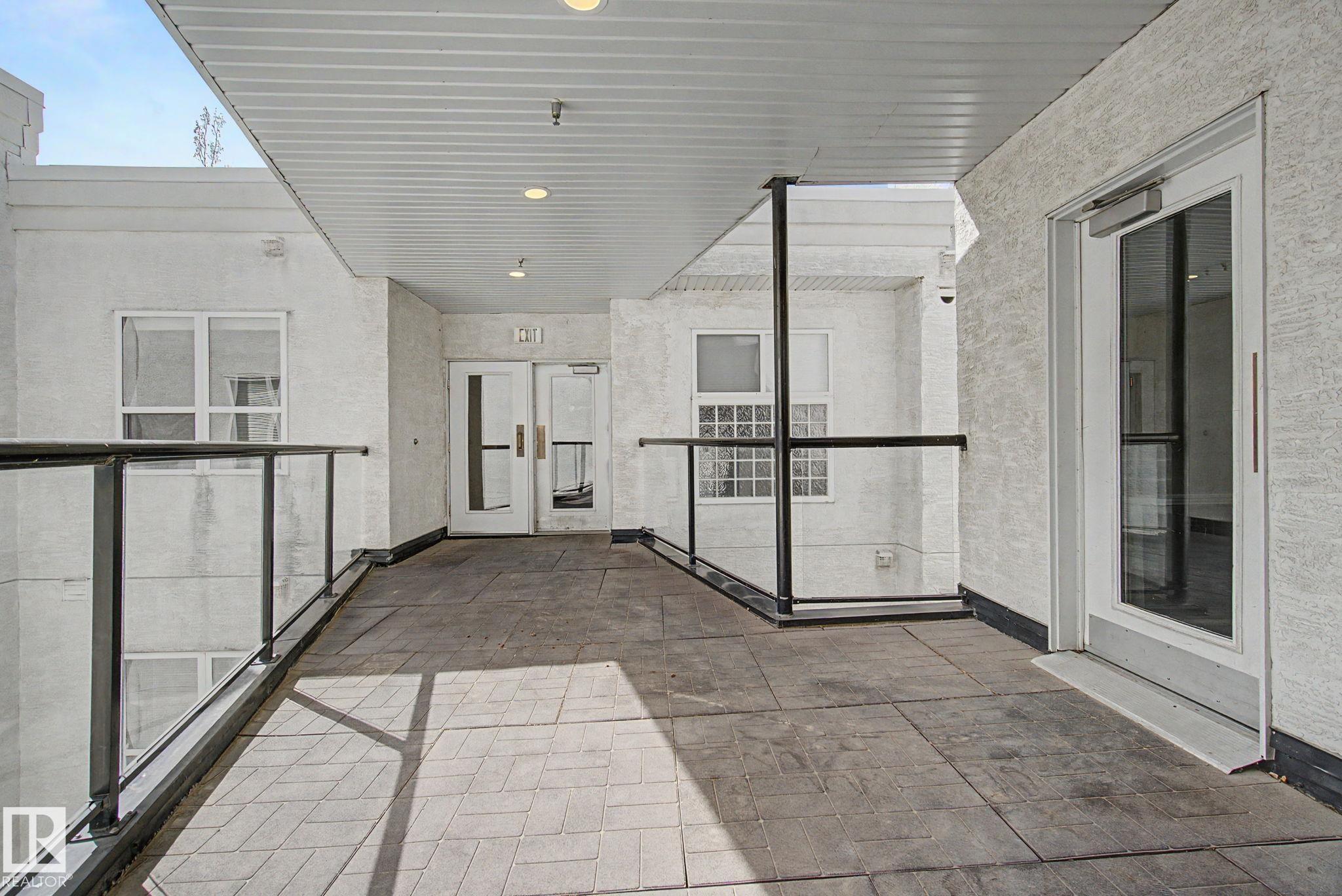 https://zimg.paragon.ice.com/ParagonImages/Property/PM/RAE/225399248/31/0/0/d706cda4b3480c61e927a72cac21e7da/1/e2705525b6447b5a25da69c78dd1e474/225399248-e0609a69-671f-48bf-b0c2-b401de015c2c.JPG