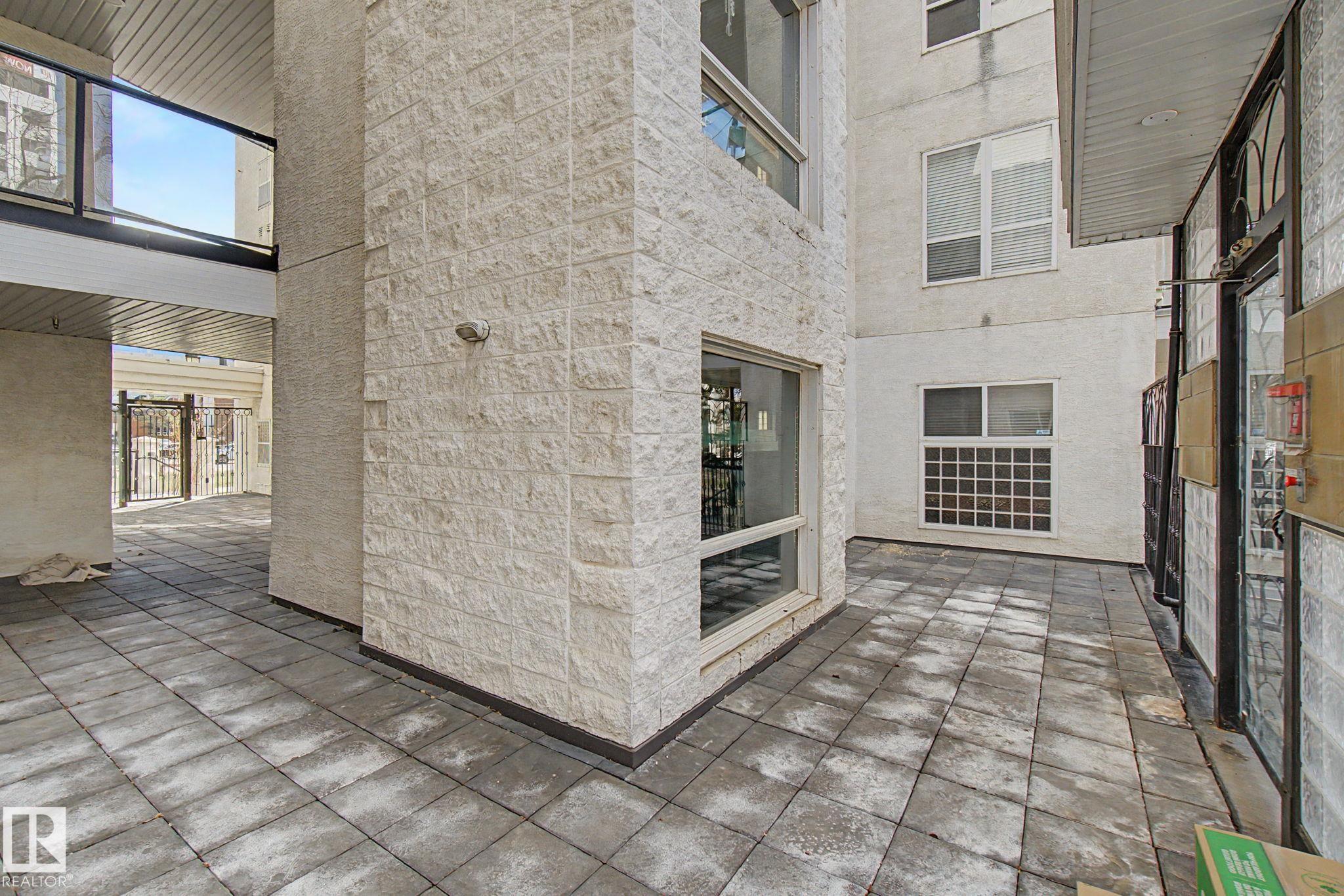https://zimg.paragon.ice.com/ParagonImages/Property/PM/RAE/225399248/35/0/0/e6ec89465cf2db33610dcafdd3c2e46f/1/e2705525b6447b5a25da69c78dd1e474/225399248-646ee503-bf7e-4008-b075-0e2cf9ed9989.JPG
