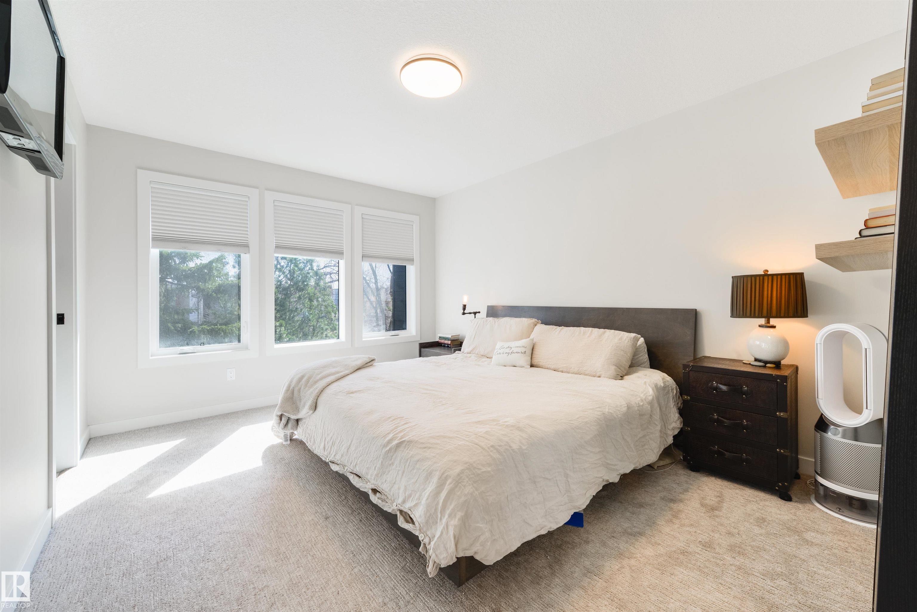 https://zimg.paragon.ice.com/ParagonImages/Property/PM/RAE/225399250/26/0/0/4cf19f5dcd34d6b3564586c4bedf9060/1/4fa735e5080b9969a3b7d07e1c928dce/225399250-084fc718-2910-4391-9a35-977b525c15c9.JPG