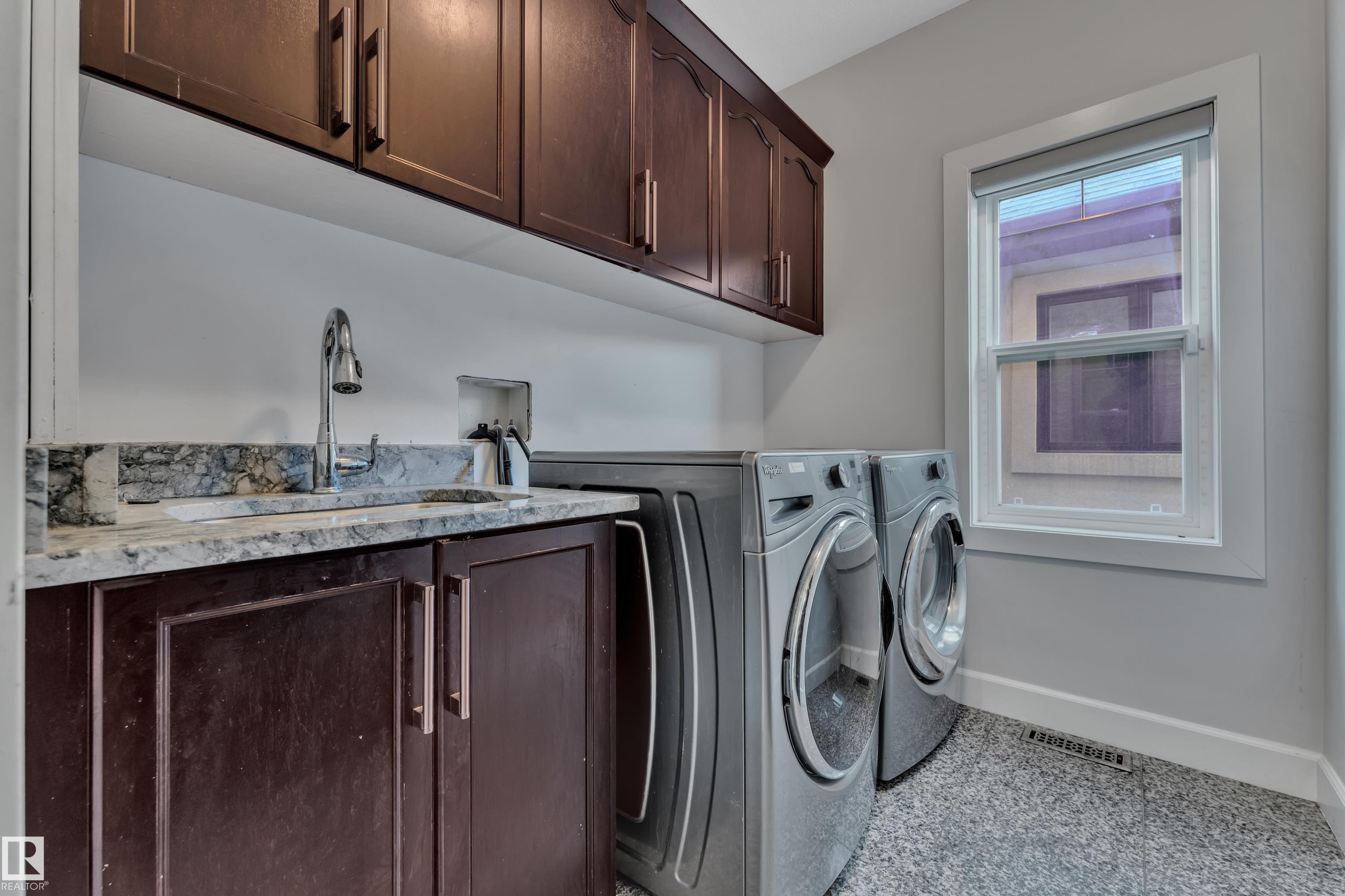 https://zimg.paragon.ice.com/ParagonImages/Property/PM/RAE/225399260/13/0/0/5ef114ccc92d96b5cc7efd2ac7110528/1/78617db120918e7151613aa1fa0adb0a/225399260-110425ff-9f0a-4b5a-a472-bec5846c4d75.JPG