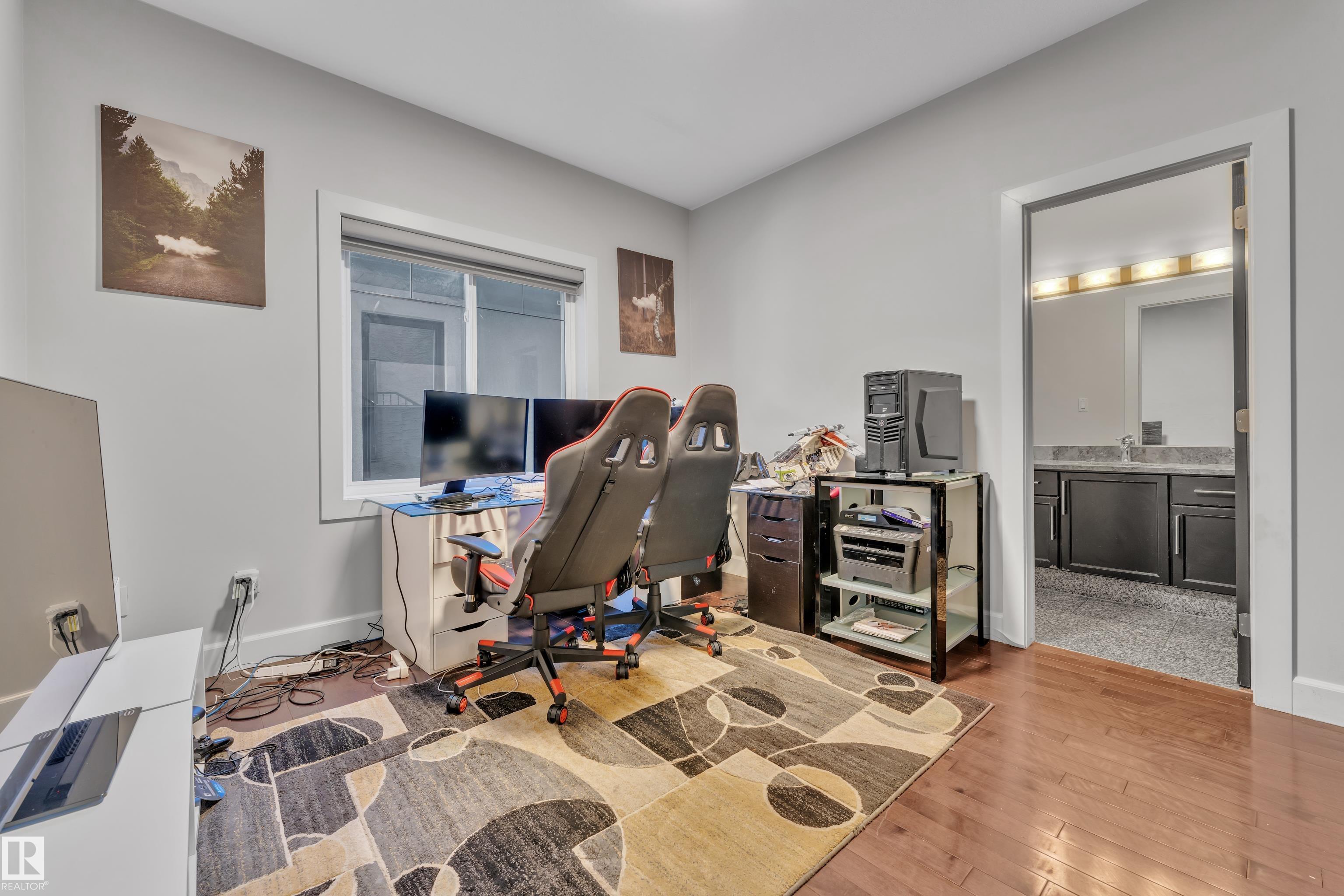 https://zimg.paragon.ice.com/ParagonImages/Property/PM/RAE/225399260/14/0/0/a5d7dbd8c5eabc13453c82bf299d6d4a/1/78617db120918e7151613aa1fa0adb0a/225399260-930773db-2913-4b6e-b791-e35ceb5b8d61.JPG