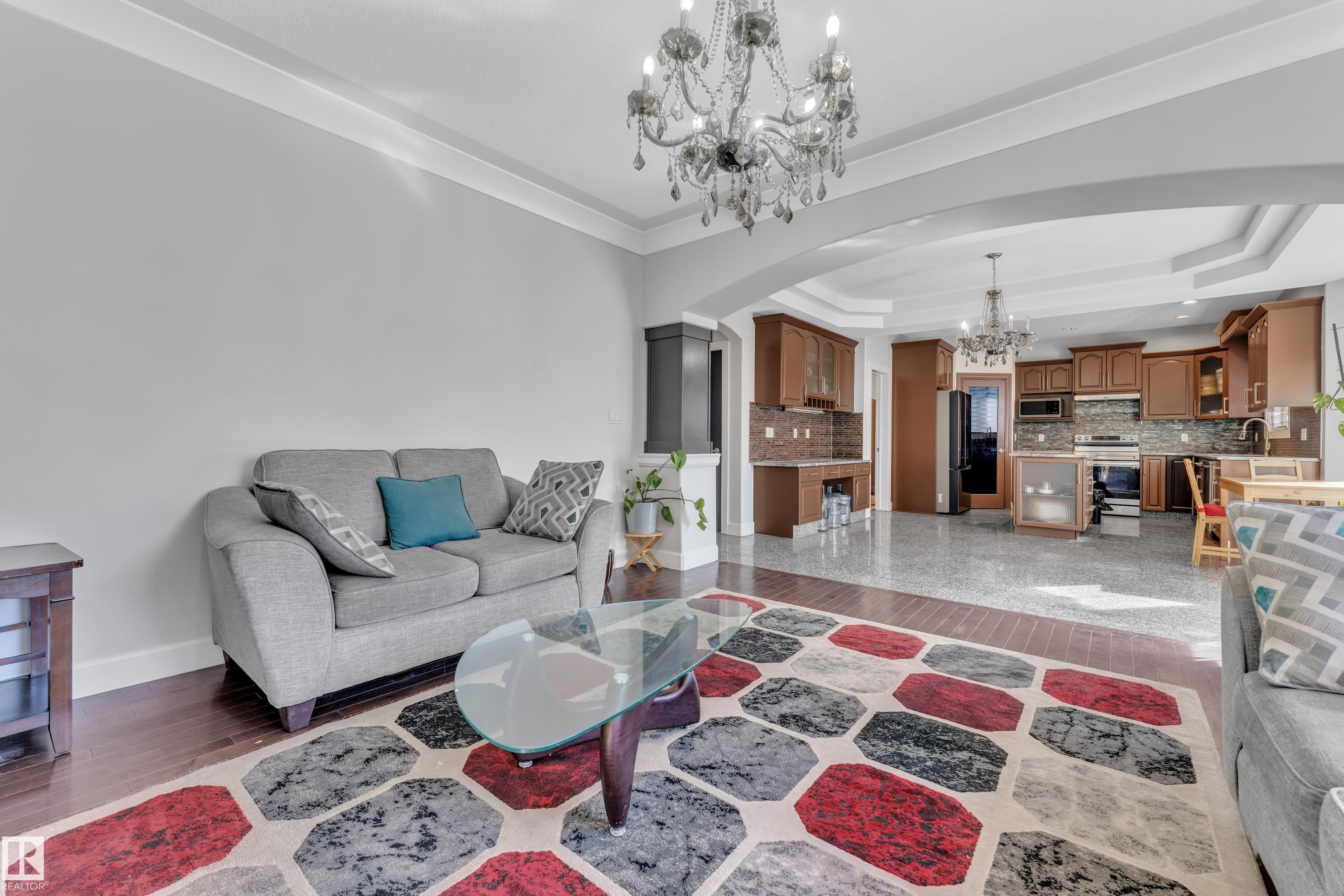 https://zimg.paragon.ice.com/ParagonImages/Property/PM/RAE/225399260/17/0/0/6eef763c73b7aec8894bf3bce5dc994e/1/78617db120918e7151613aa1fa0adb0a/225399260-df756790-dedc-4046-bf4e-4583955d24ef.JPG