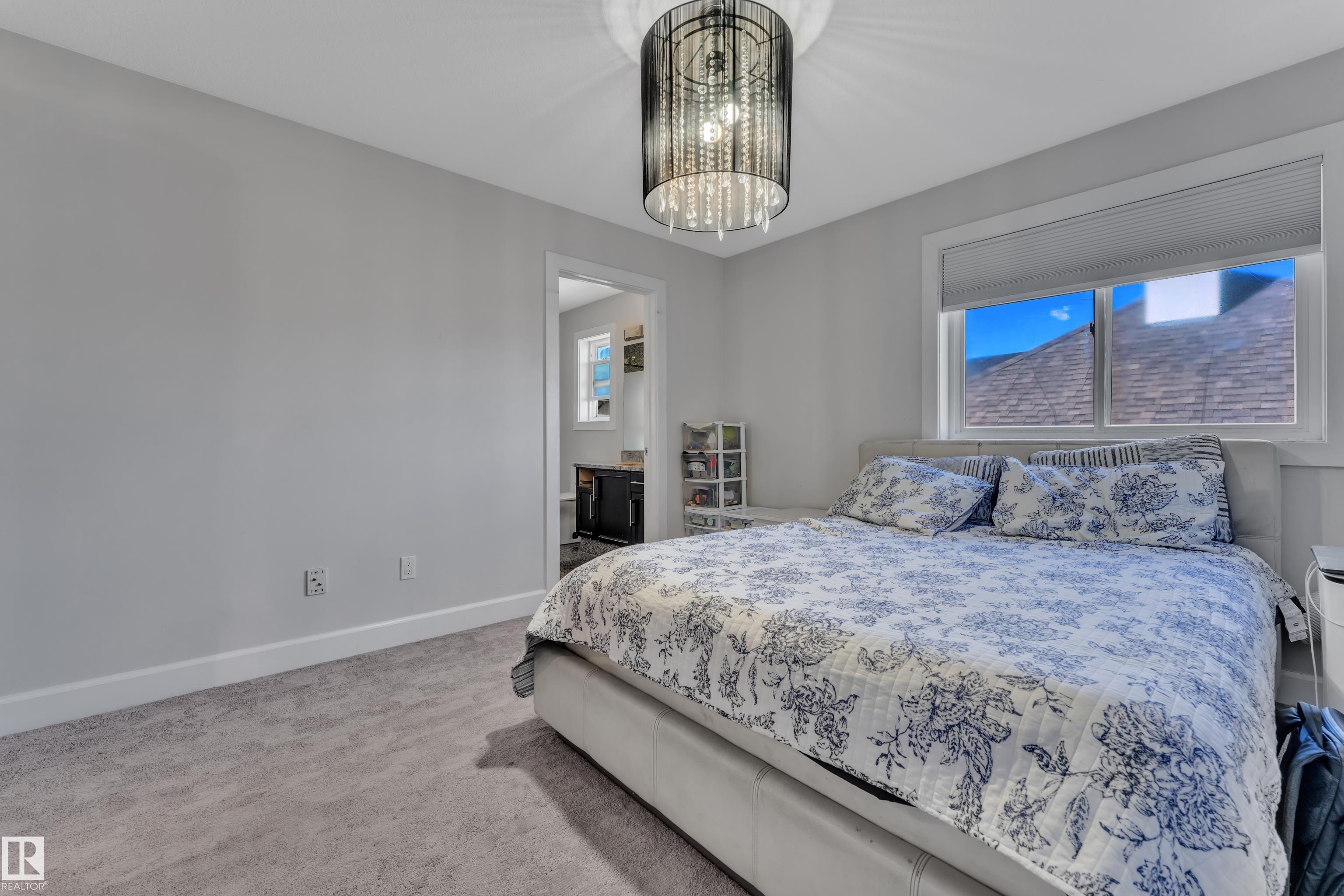 https://zimg.paragon.ice.com/ParagonImages/Property/PM/RAE/225399260/37/0/0/30724d5e6a754f680f0a12277a58b9d1/1/78617db120918e7151613aa1fa0adb0a/225399260-539bc0e3-1b72-49d1-a988-f5852f67defd.JPG