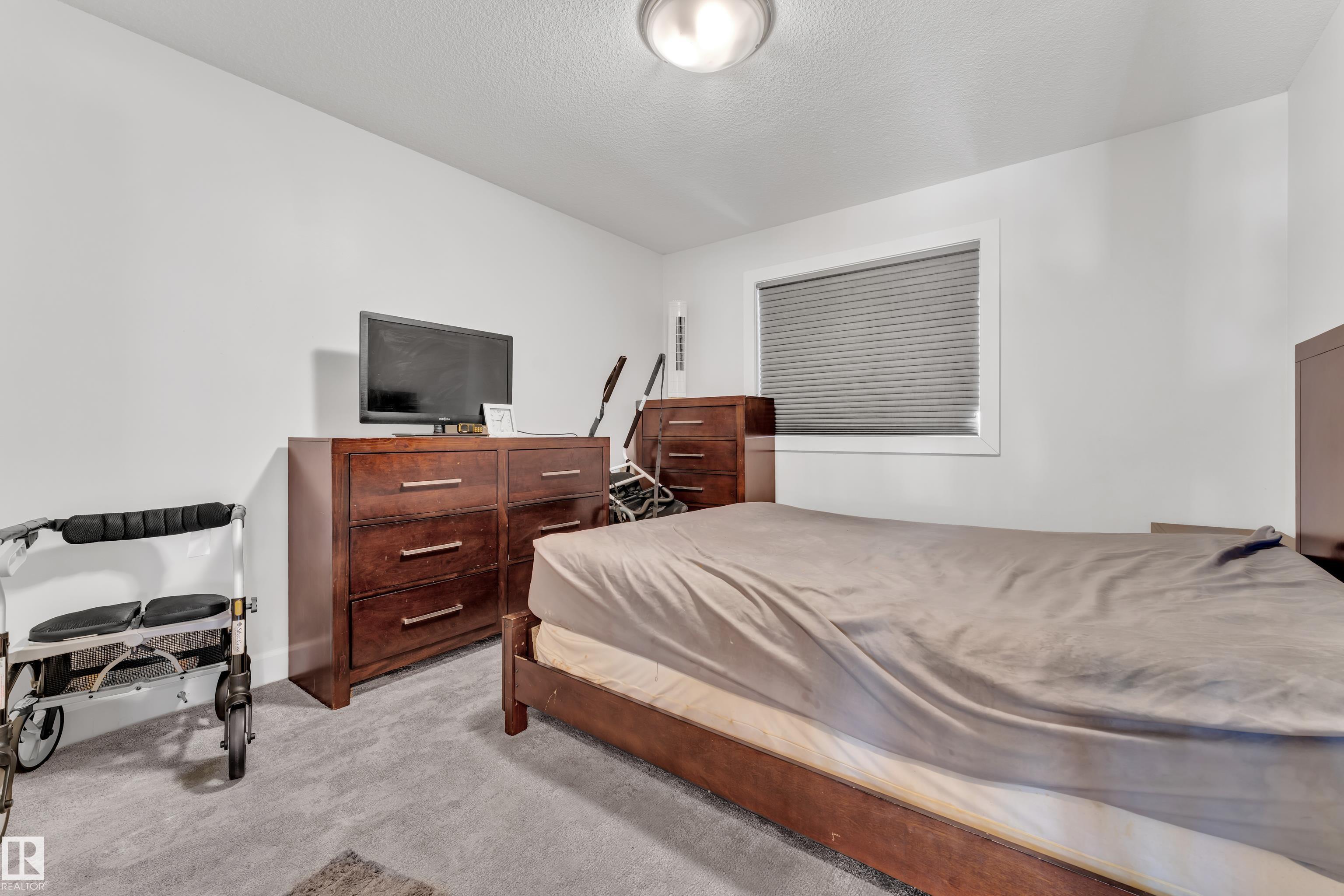 https://zimg.paragon.ice.com/ParagonImages/Property/PM/RAE/225399260/43/0/0/305ffdb4886936011ab07f3bbd95f304/1/78617db120918e7151613aa1fa0adb0a/225399260-8bc4cbdc-d2de-4b1a-93f5-f5b4b754f3af.JPG